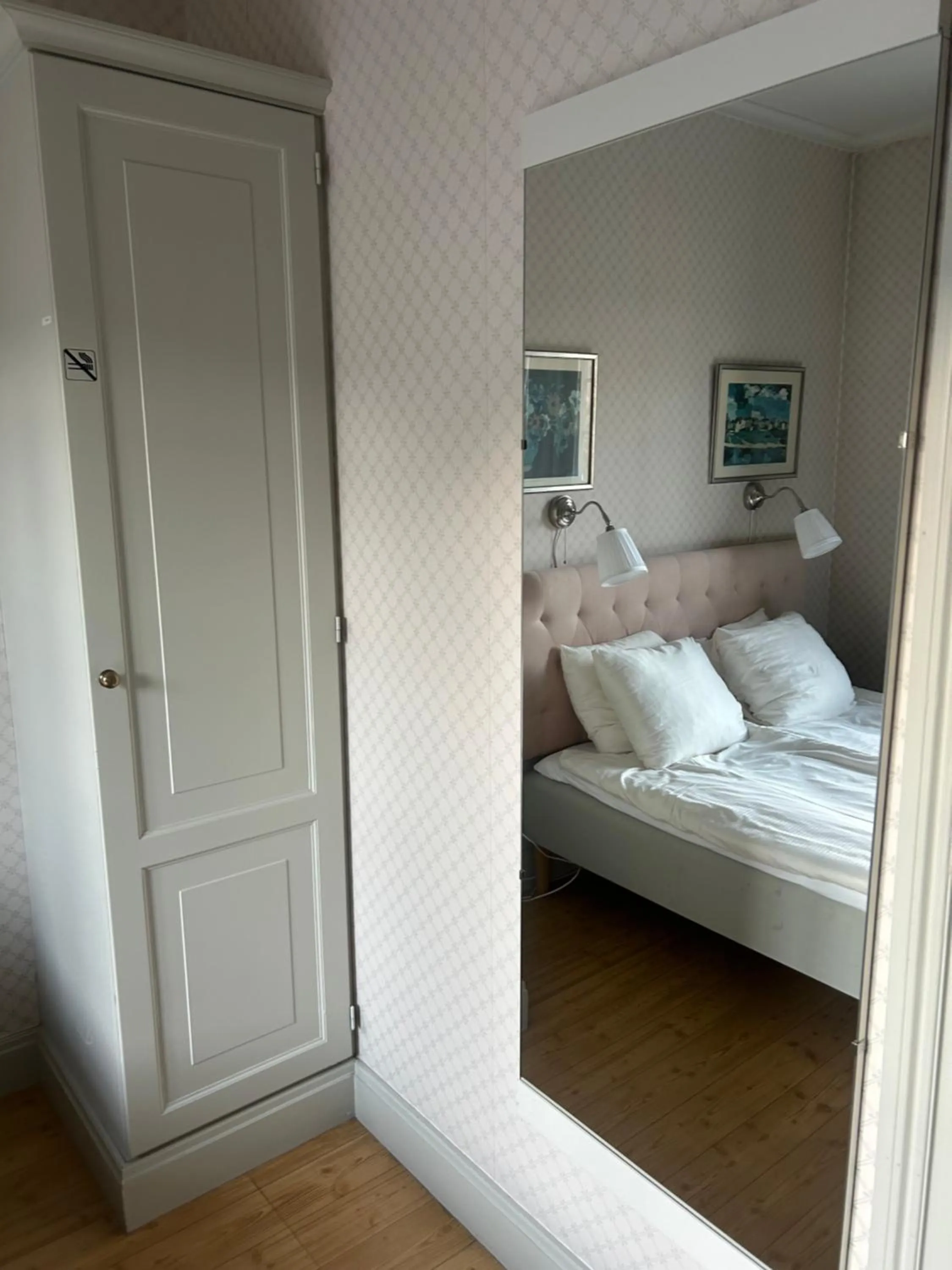 Bed in Wärdshuset Gammel Tammen Österbybruk