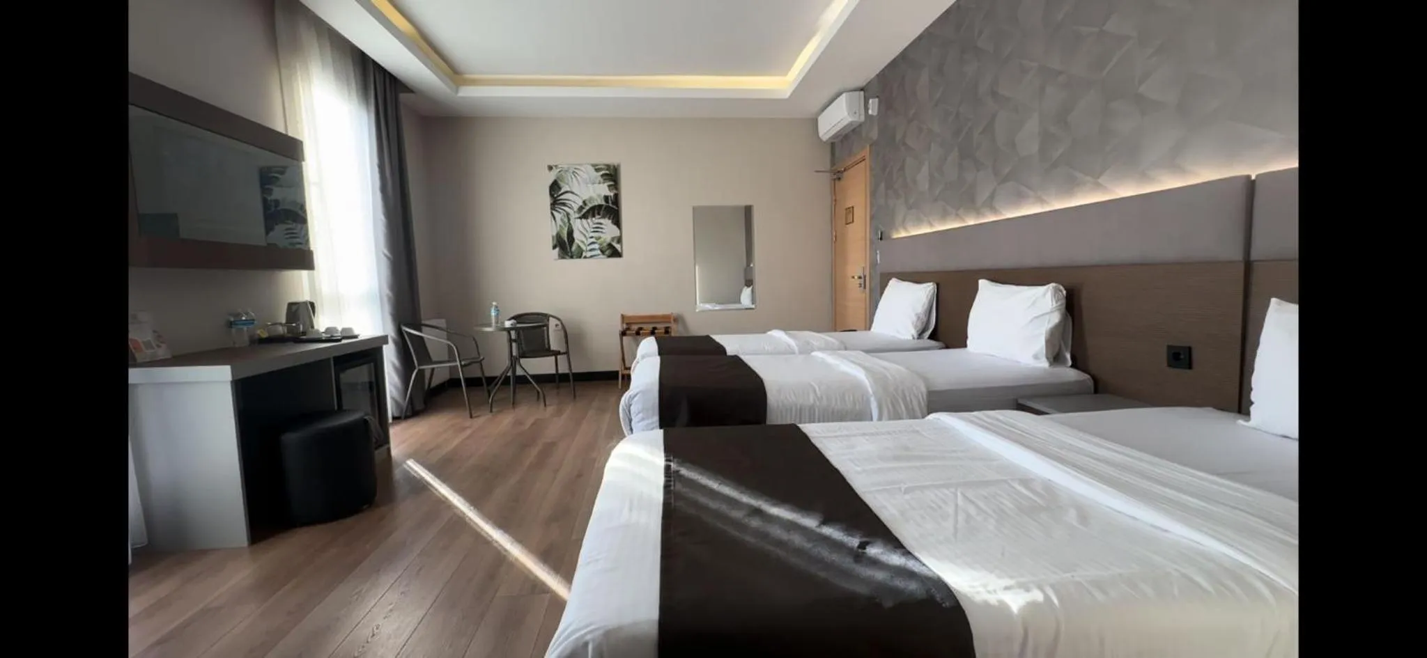 Photo of the whole room, Bed in Niconya Port Suite&Hotel
