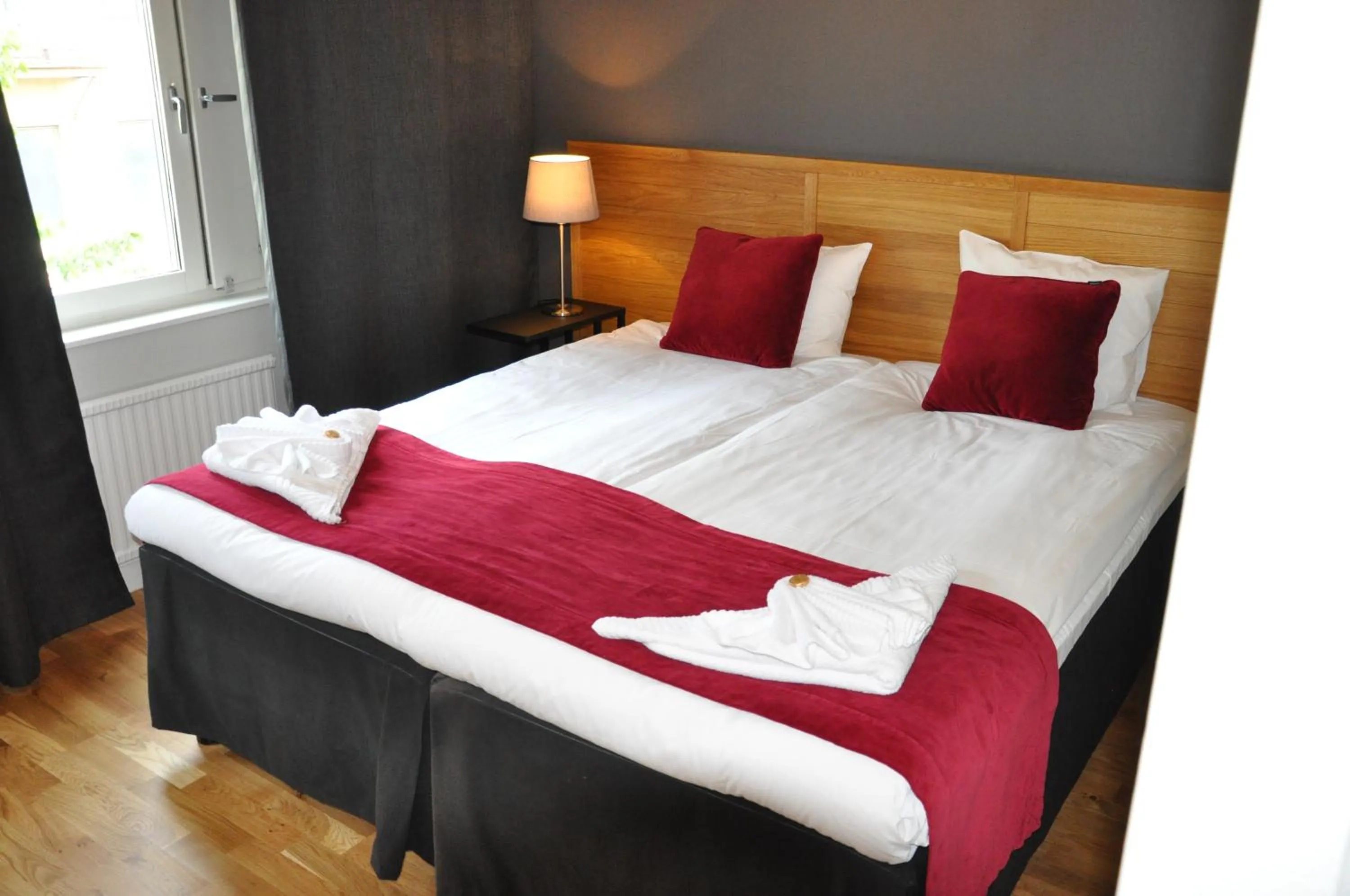 Photo of the whole room, Bed in City Hotel