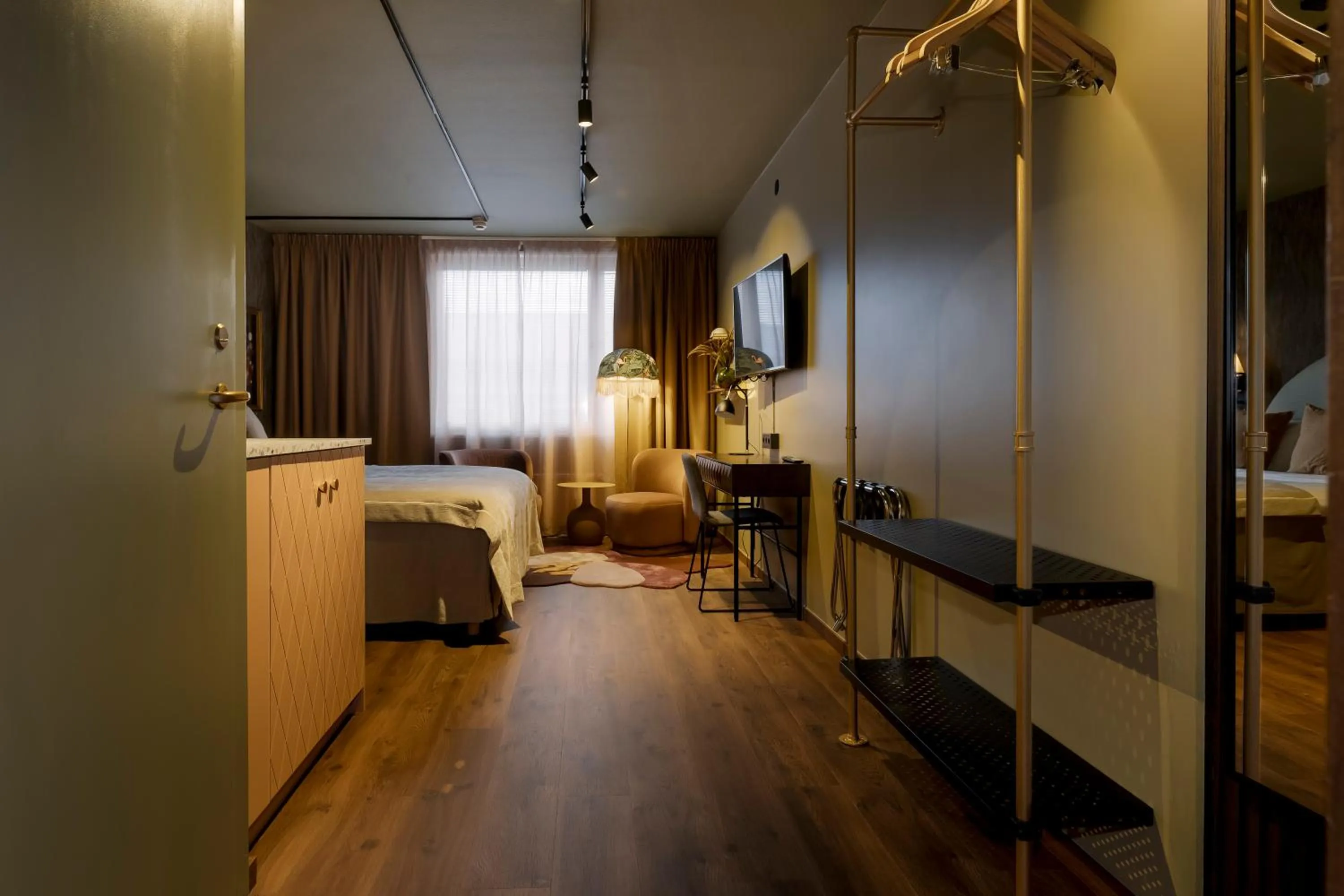 Photo of the whole room, Bed in Best Western Plus Grand Hotel Elektra