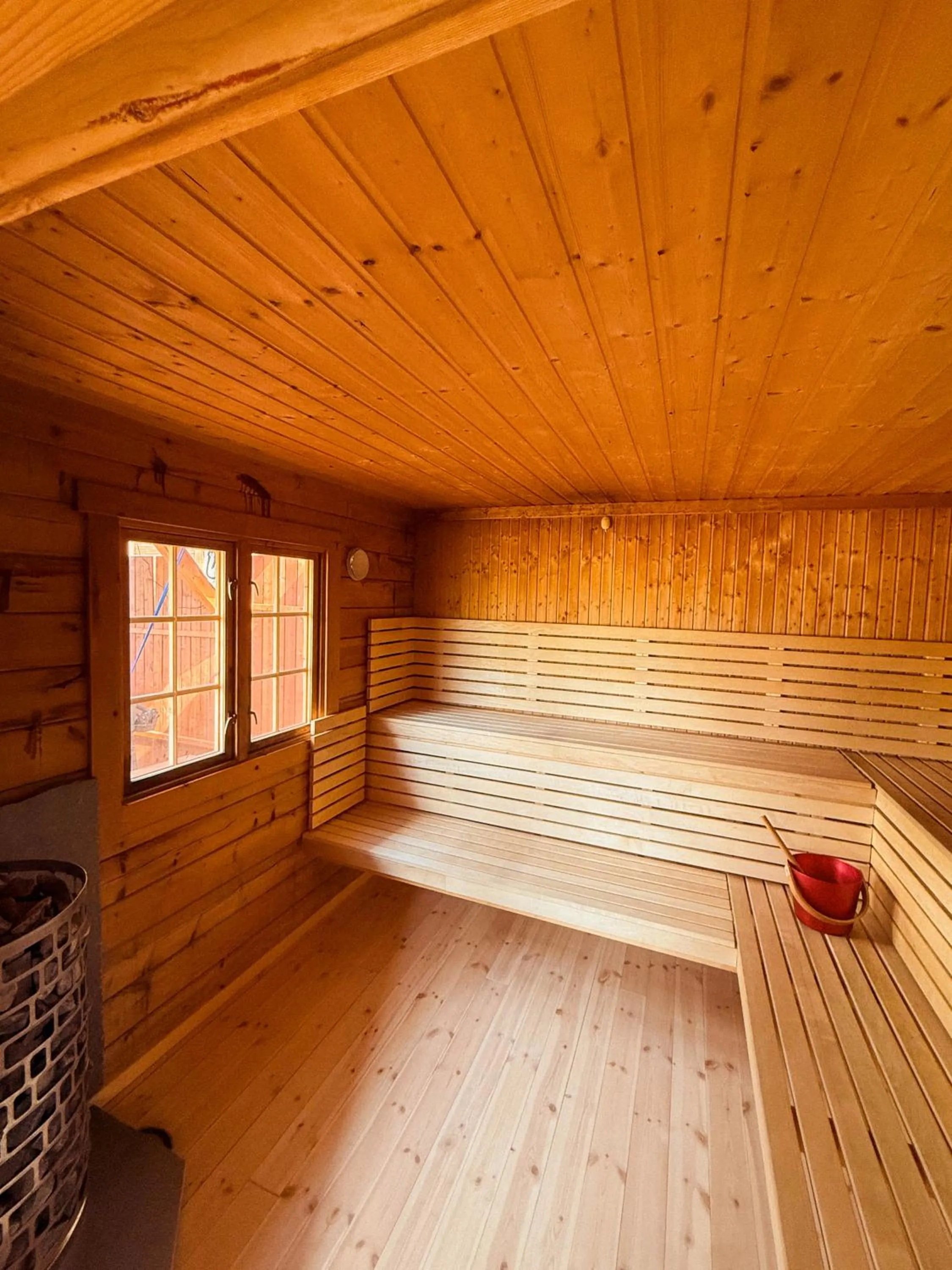 Sauna in Holmen Husky Lodge