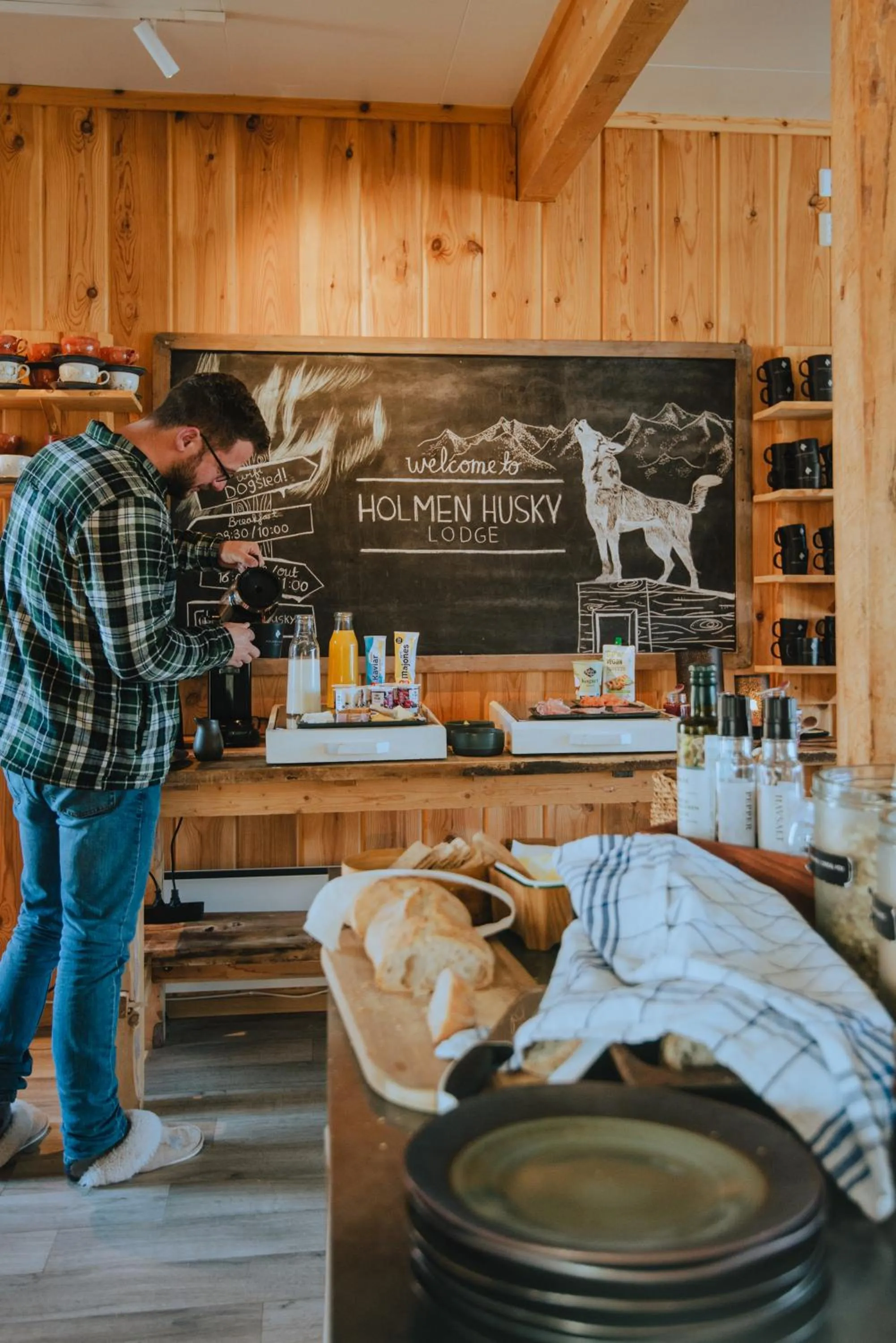 Buffet breakfast in Holmen Husky Lodge