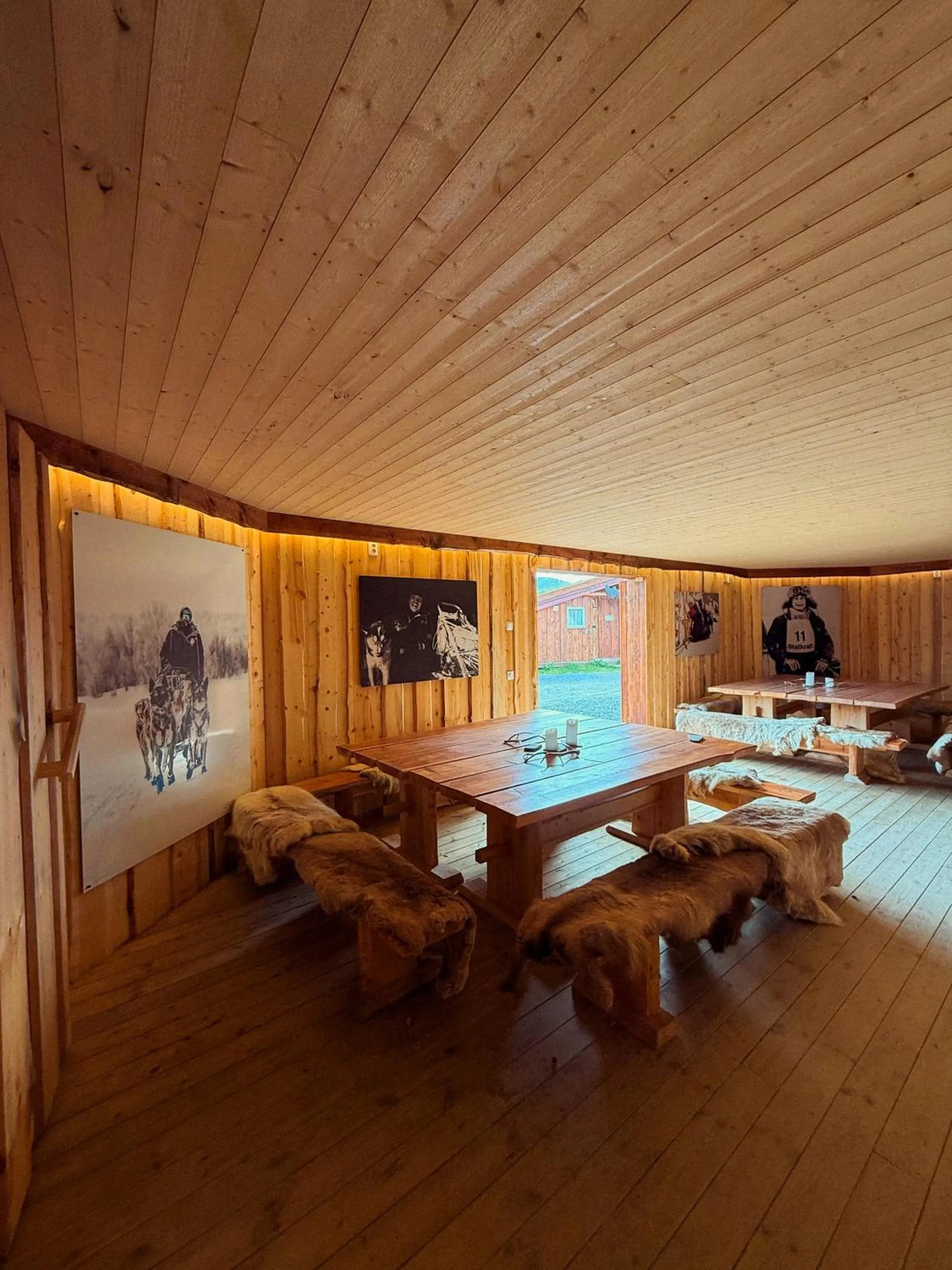 Area and facilities in Holmen Husky Lodge