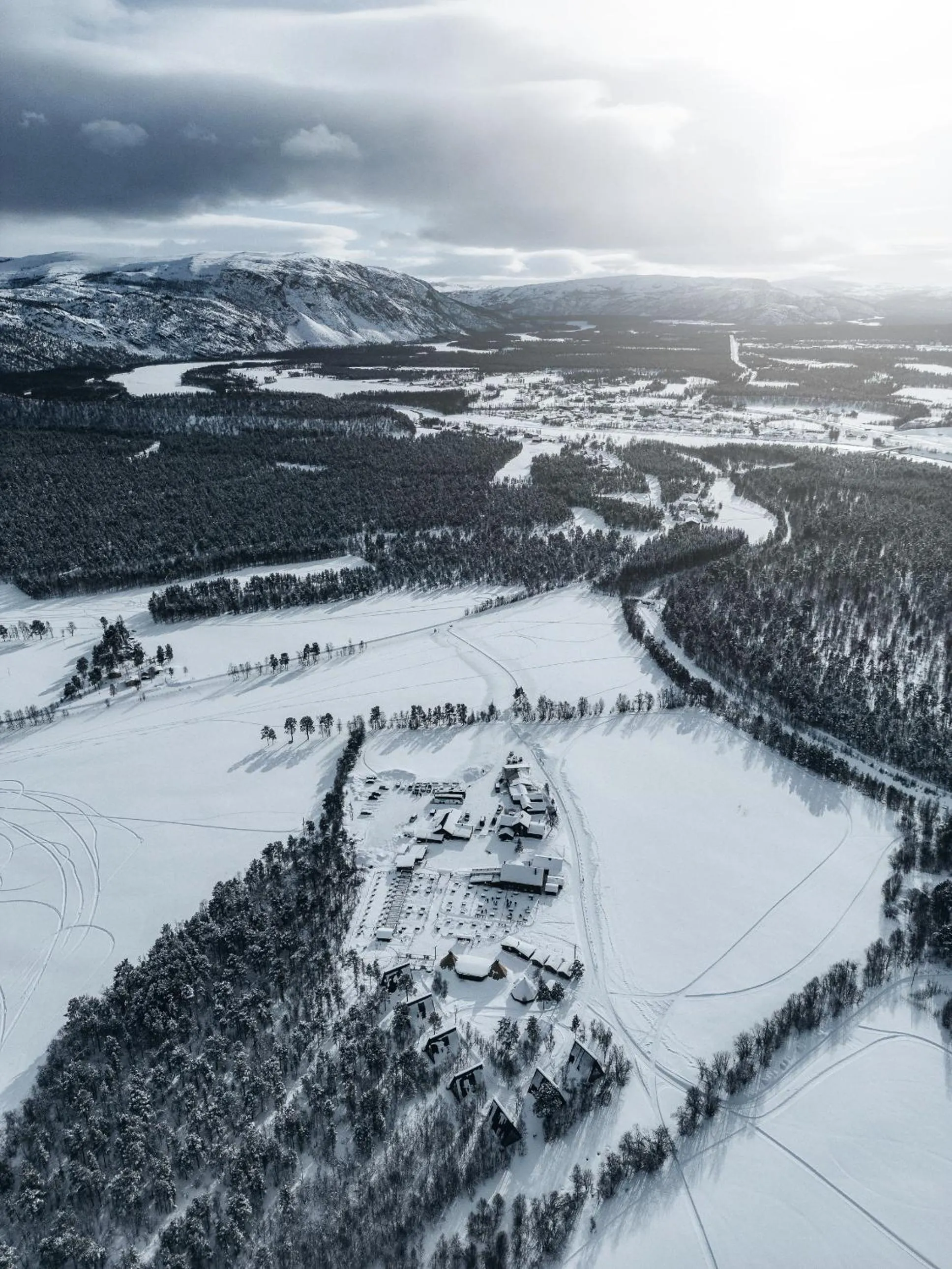 Property building in Holmen Husky Lodge