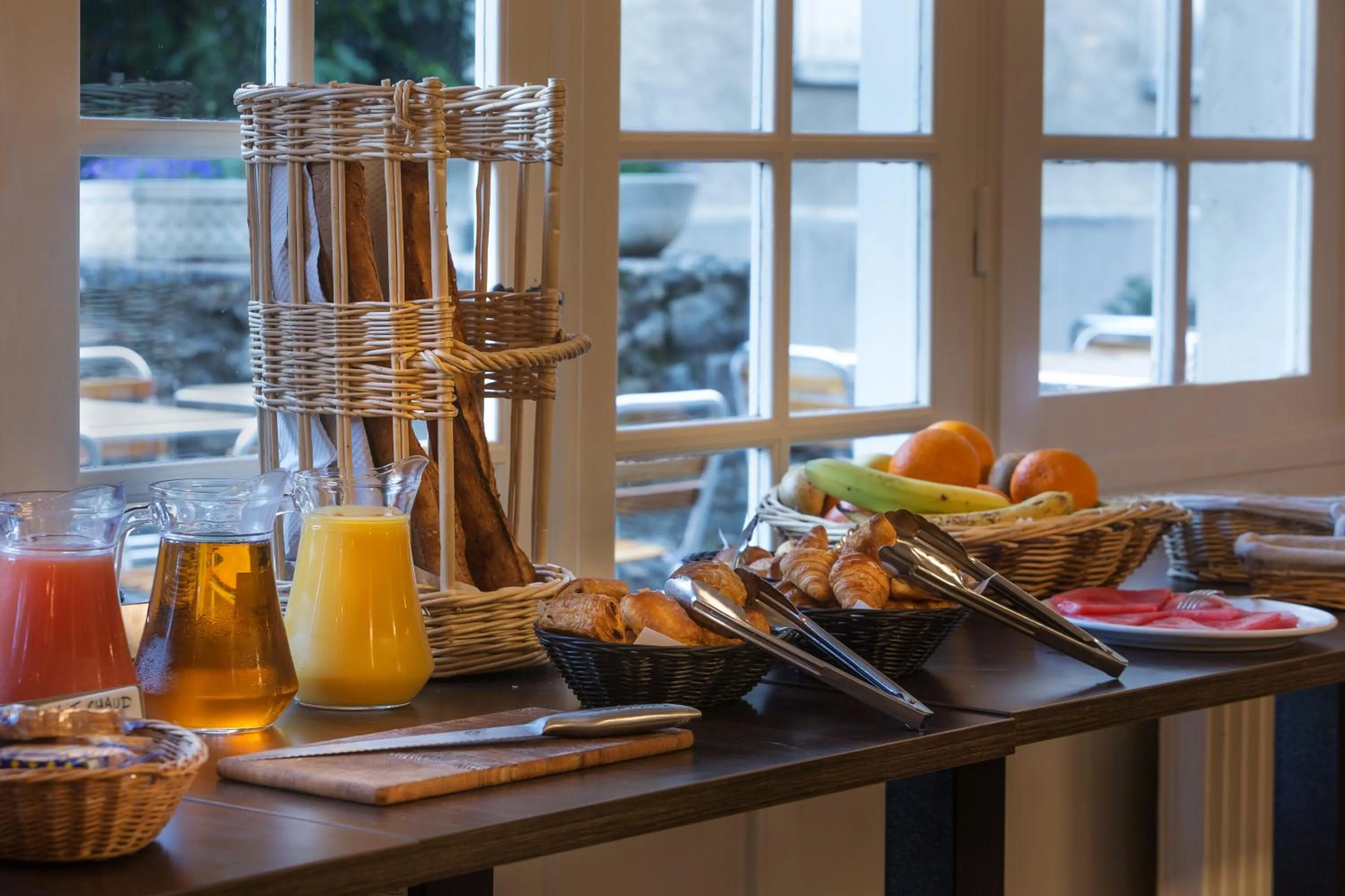 Restaurant/places to eat in Best Western Blanche de Castille Dourdan