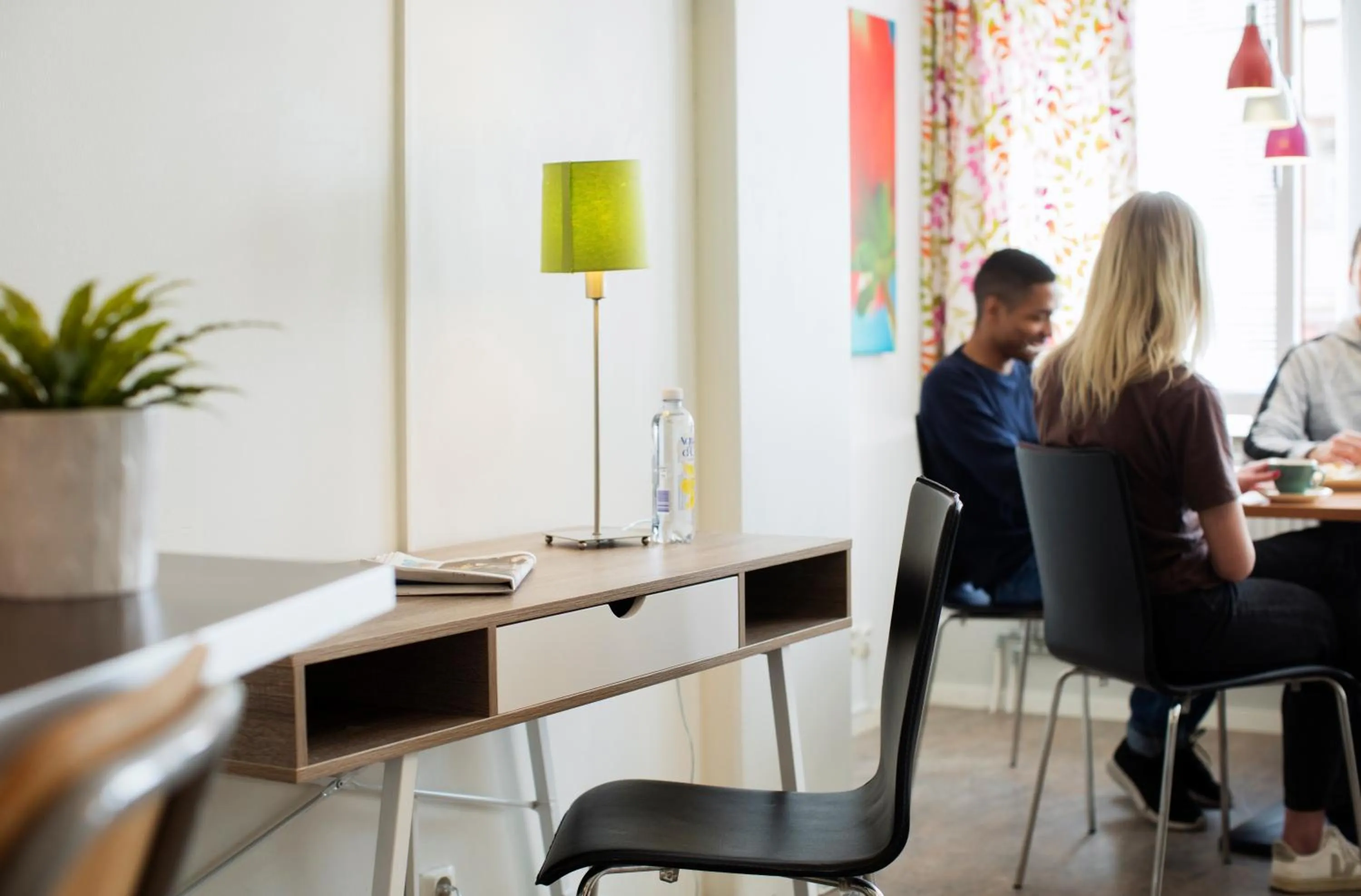 Seating area in Slottsskogens Hostel
