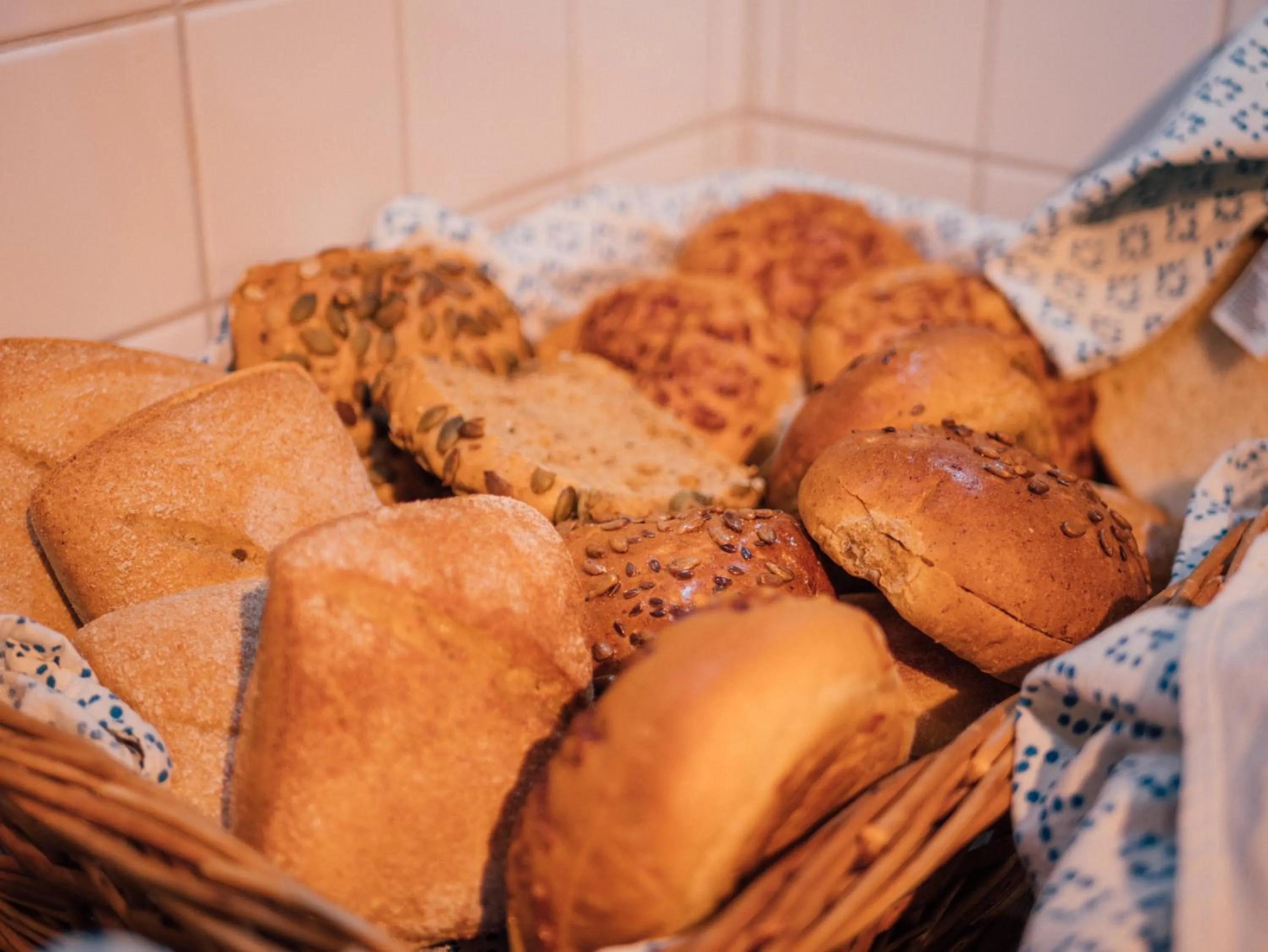 Buffet breakfast in Slottsskogens Hostel