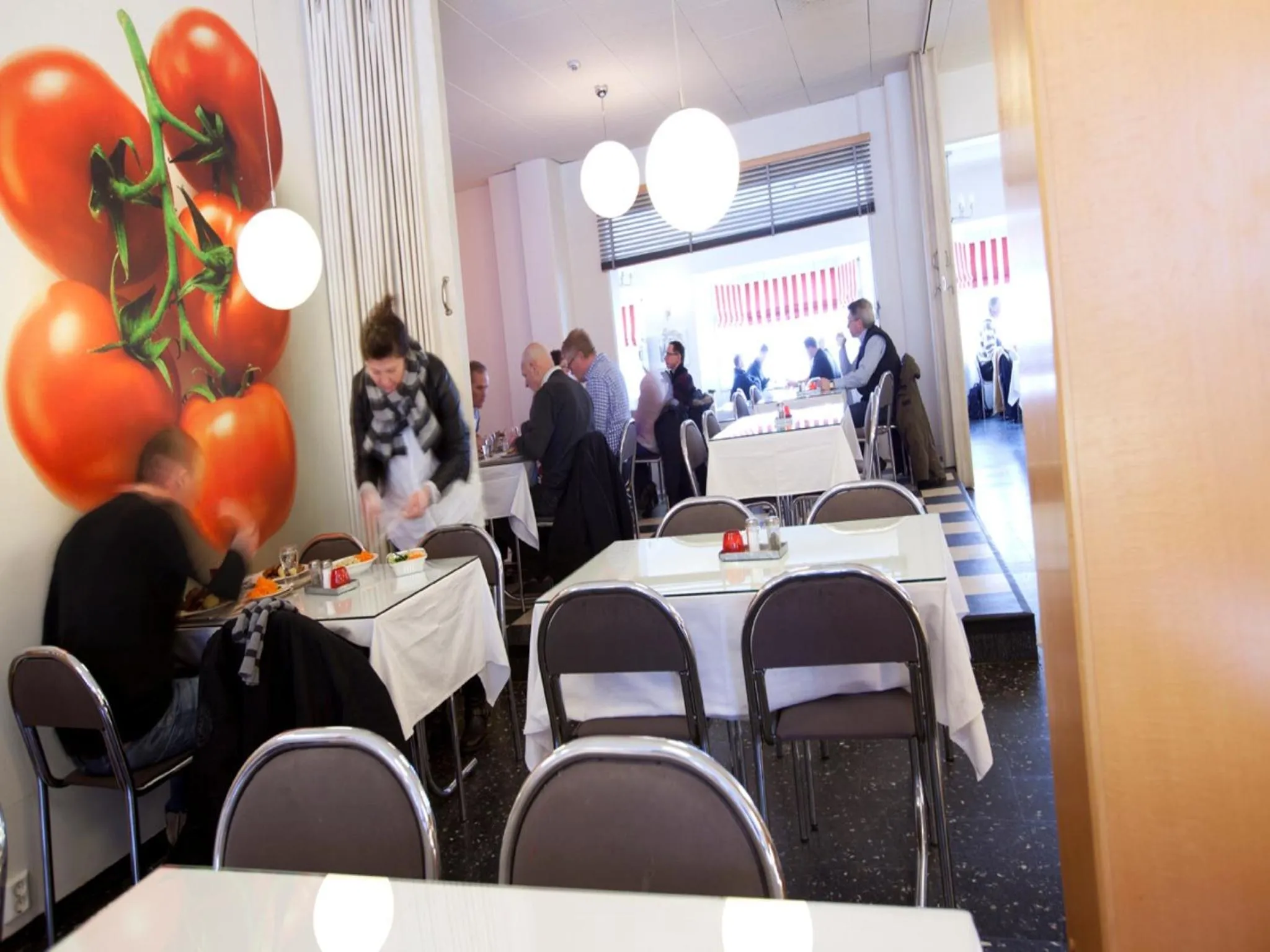 Restaurant/places to eat in Lages Motel