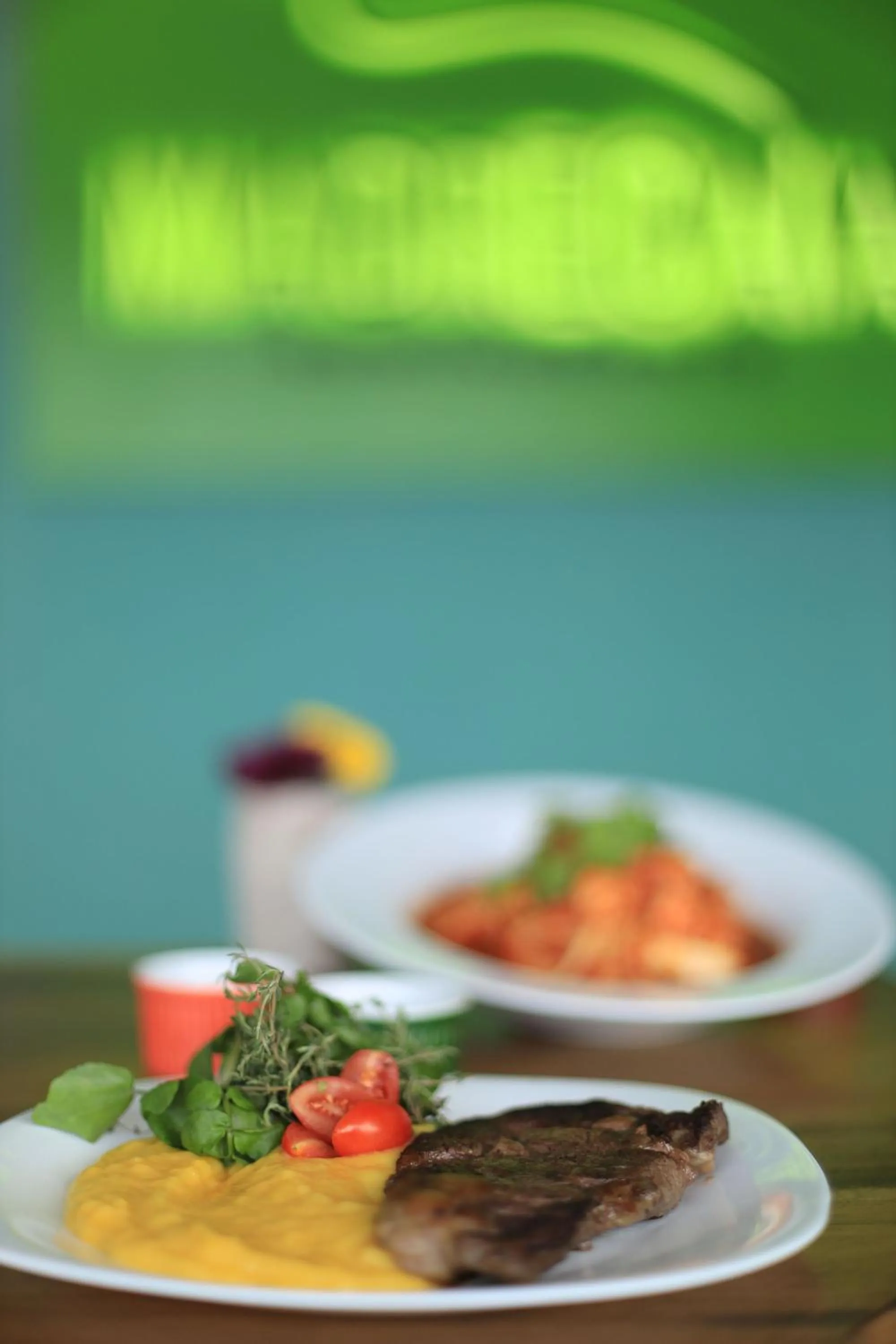 Food and drinks in eSuites Hotel Recreio Shopping