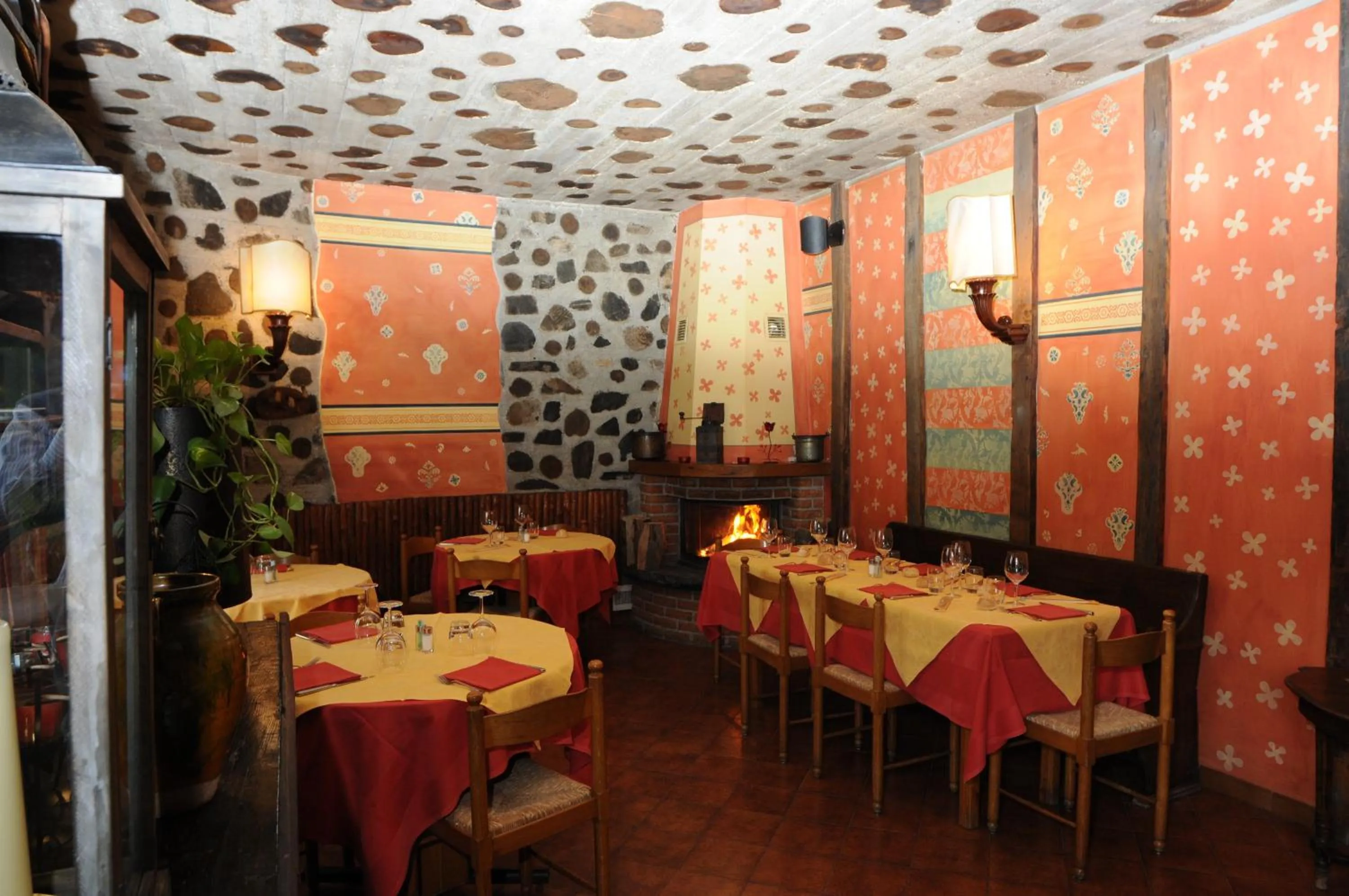 Restaurant/places to eat in La Griglia Hotel