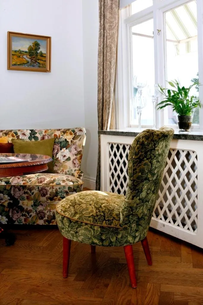 Living room in Adels Hotel