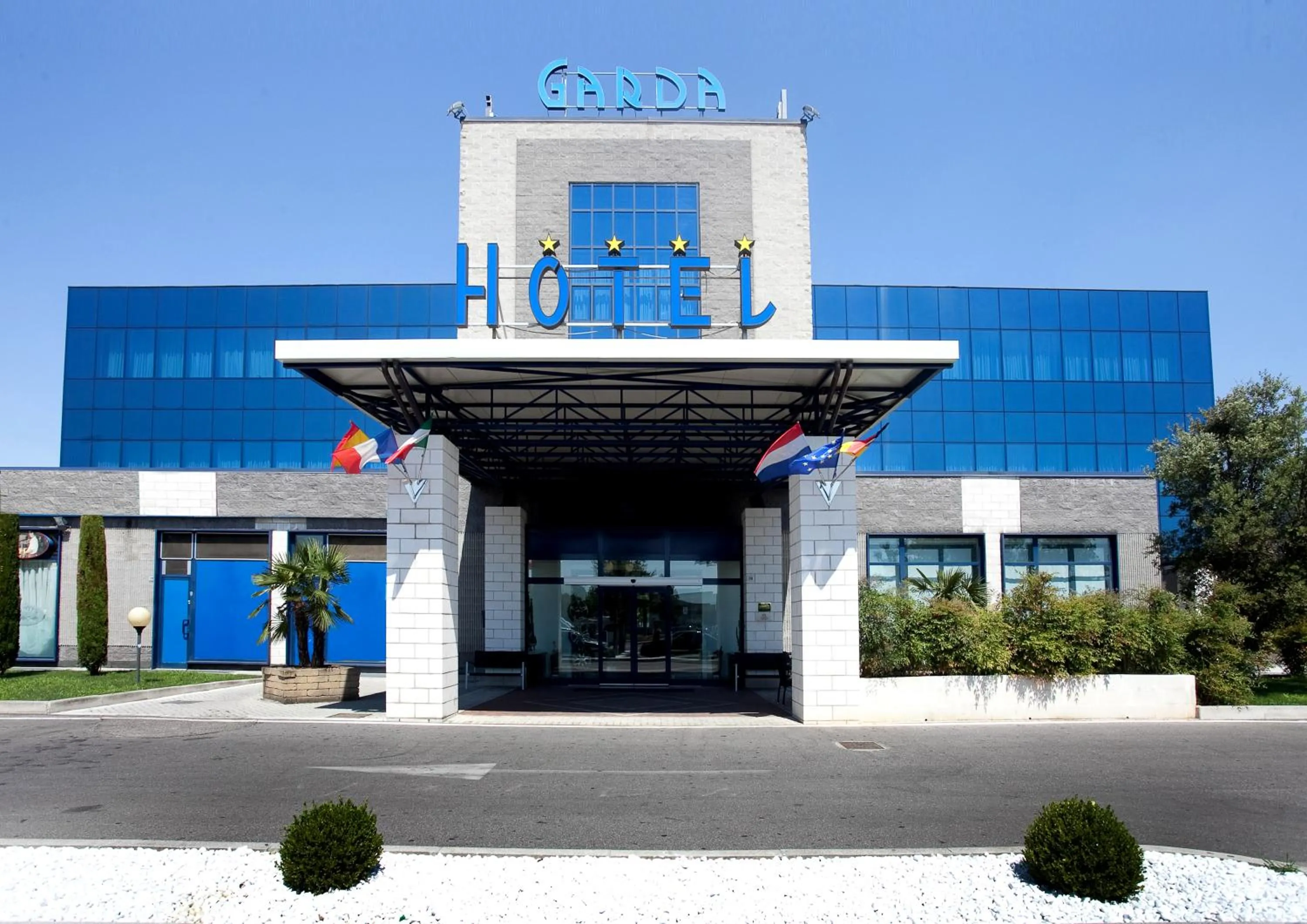 Facade/entrance in Garda Hotel