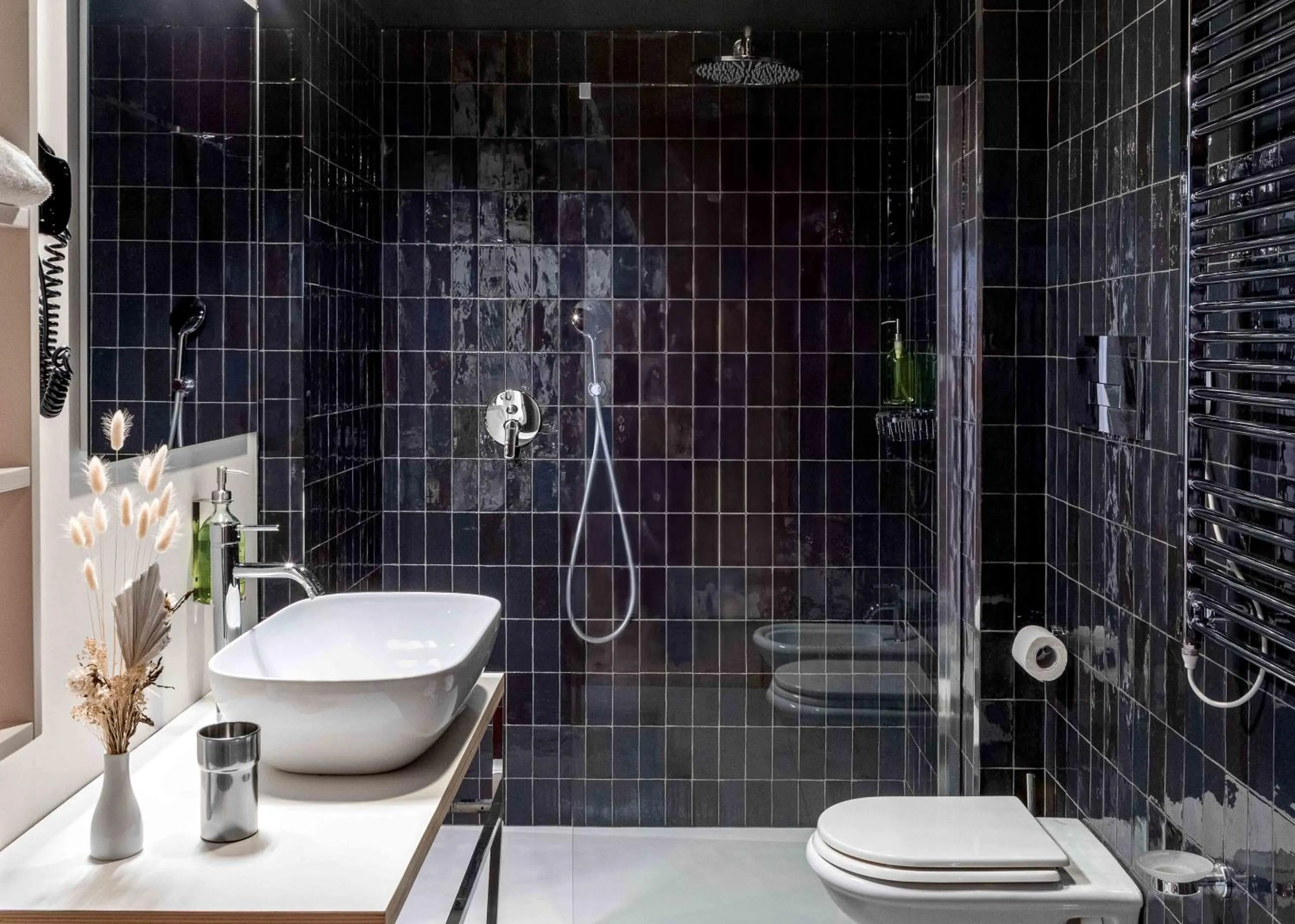 Shower in Garda Hotel