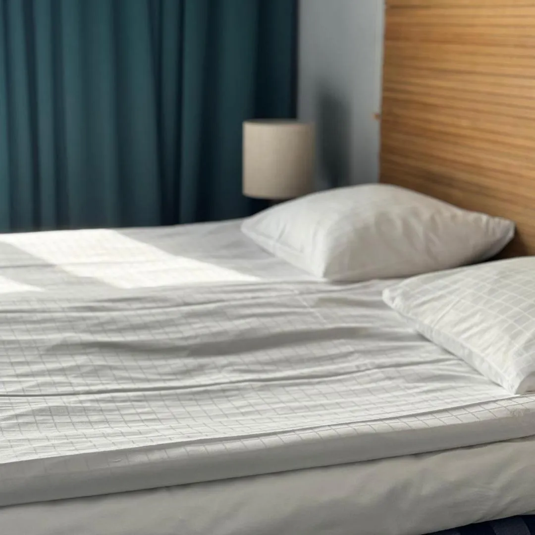 Bed in Hotell Gillet i Köping