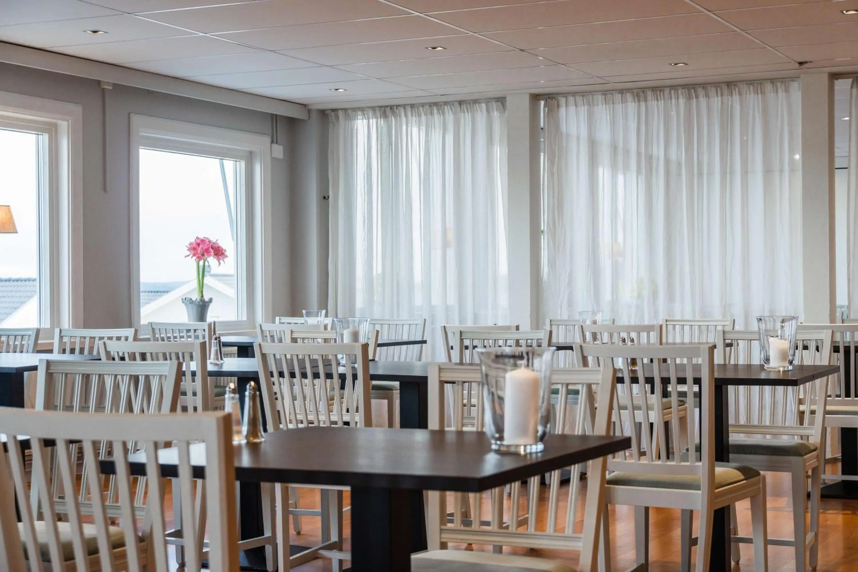 Restaurant/places to eat in Best Western Hotell Lerdalshoejden