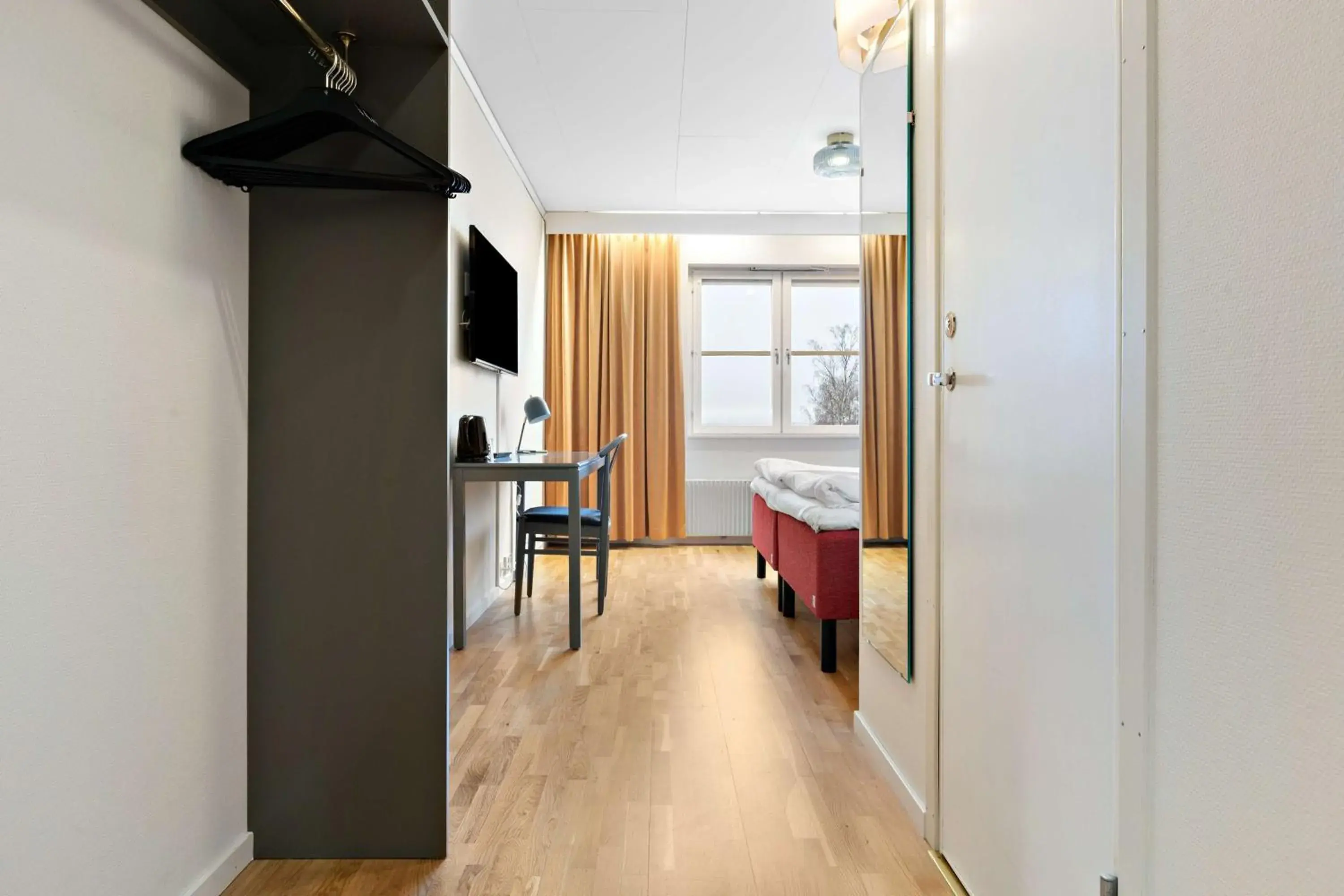 King Room with Lake View in Best Western Hotell Lerdalshoejden King Room with Lake View in Best Western Hotell Lerdalshoejden