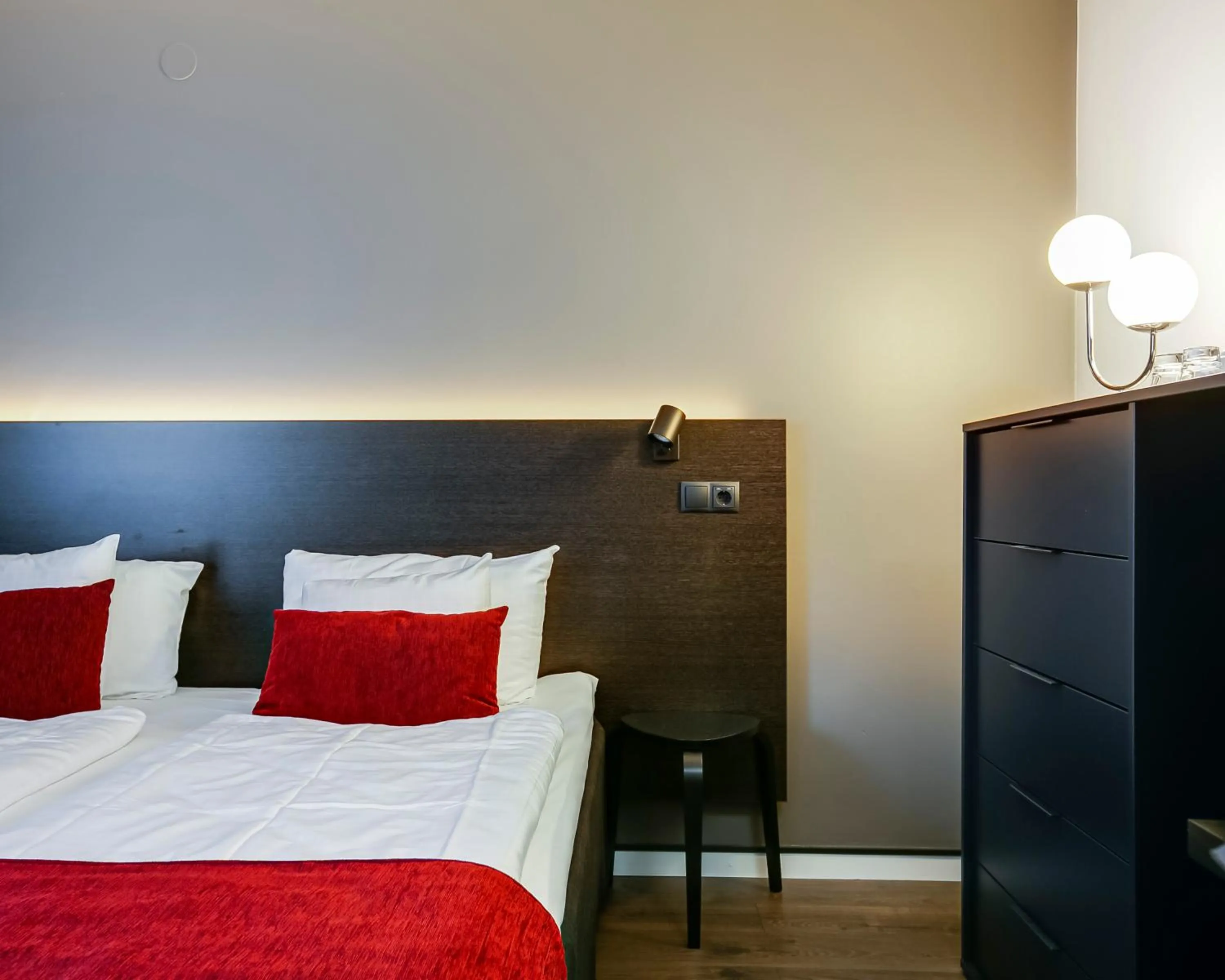 Photo of the whole room, Bed in Best Western Hotel Savoy