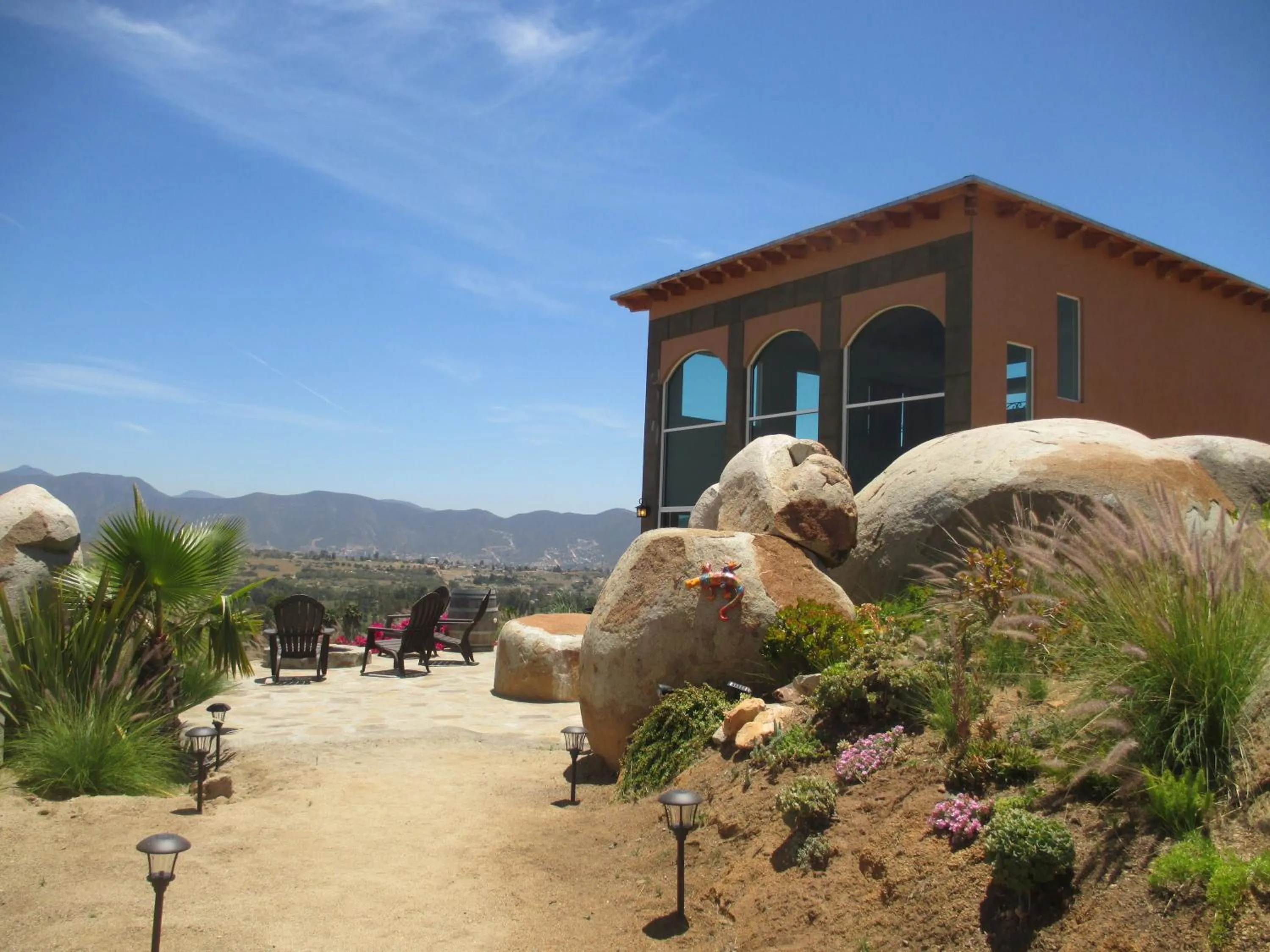 Facade/entrance in En'kanto Valle de Guadalupe