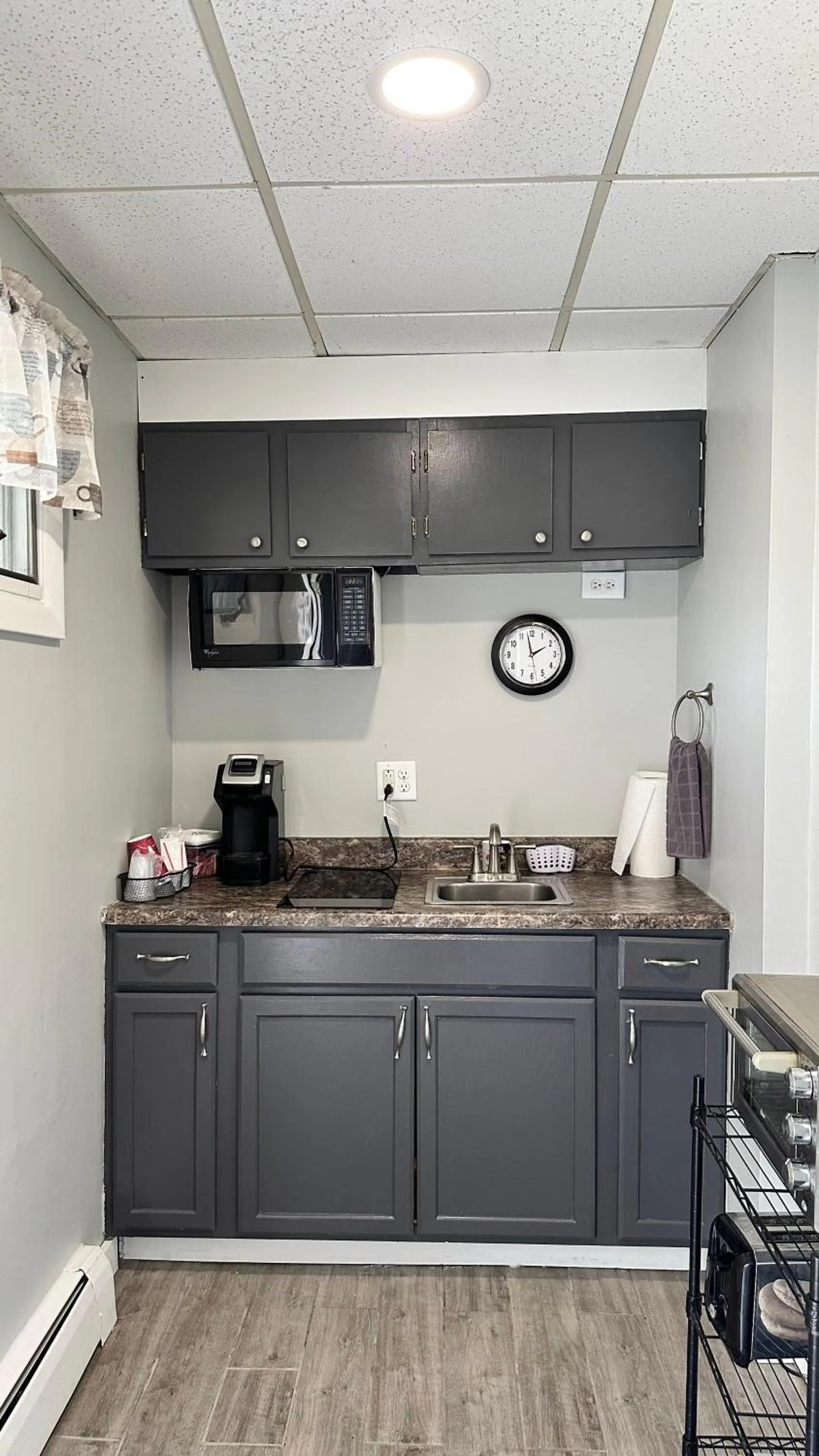 Kitchen or kitchenette in Colonial Valley Motel