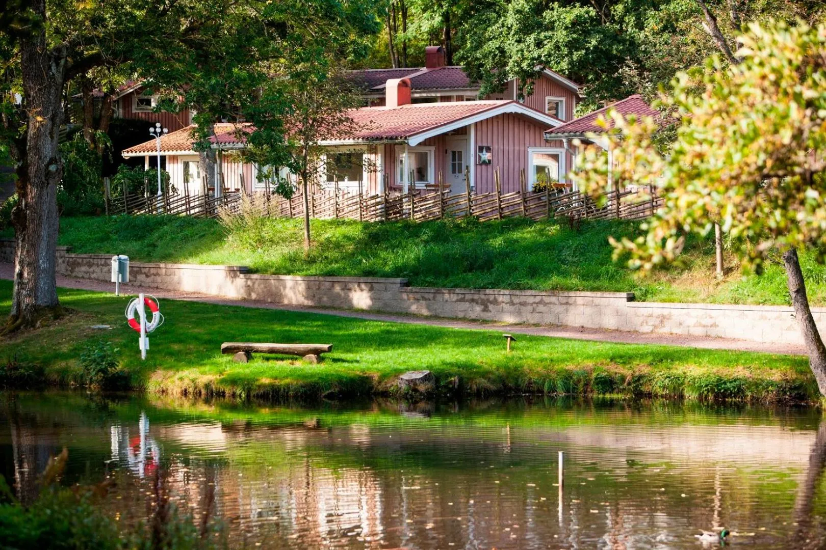 Garden view in Lisebergsbyns Stugor