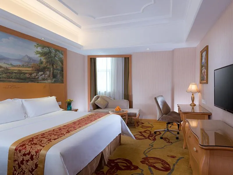 Bed in Vienna Hotel Shenzhen Guangming Guangqiao Road Tianliao