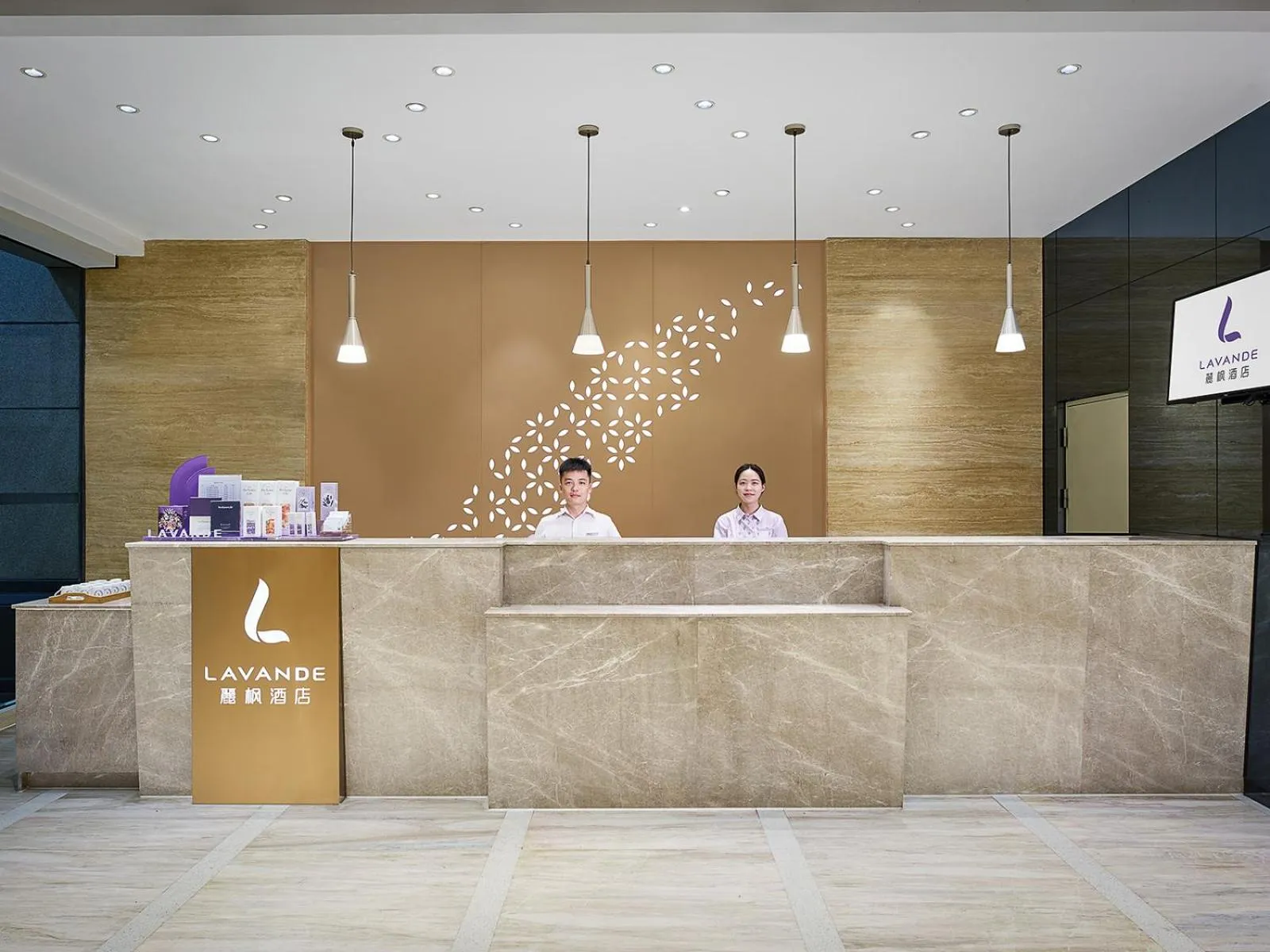 Staff in Lavande International Hotel Guangzhou Baiyun International Airport Branch - Free Shuttle Bus to Guangzhou Baiyun International Airport