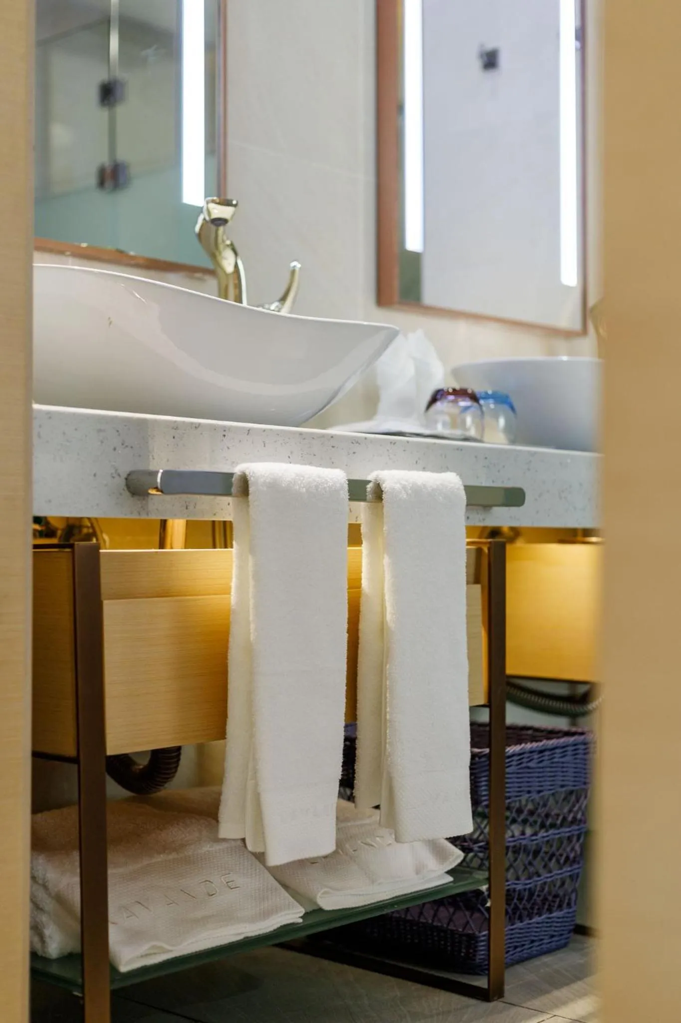 Bathroom in Lavande International Hotel Guangzhou Baiyun International Airport Branch - Free Shuttle Bus to Guangzhou Baiyun International Airport