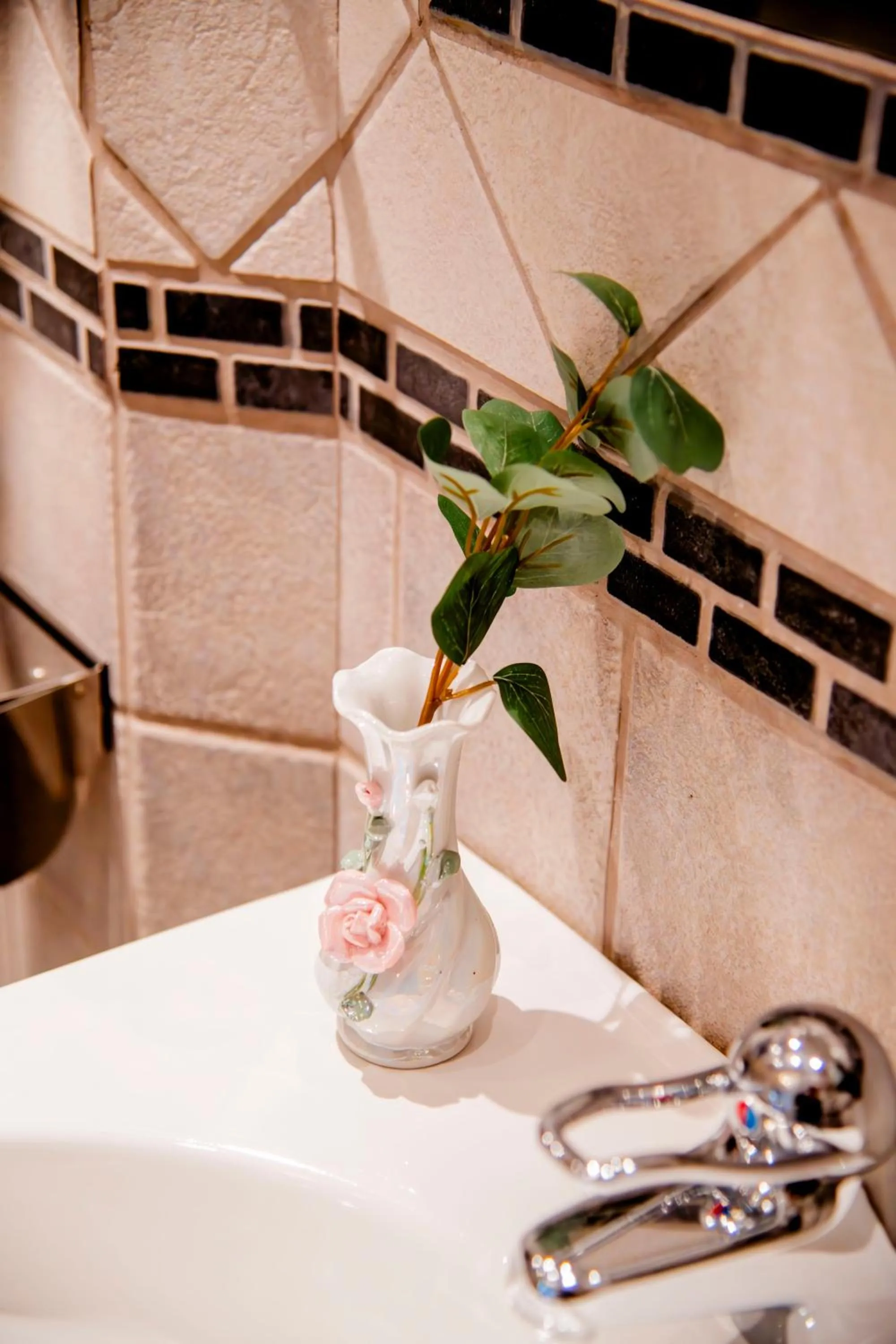 Bathroom in Park Hotel Linköping Fawlty Towers