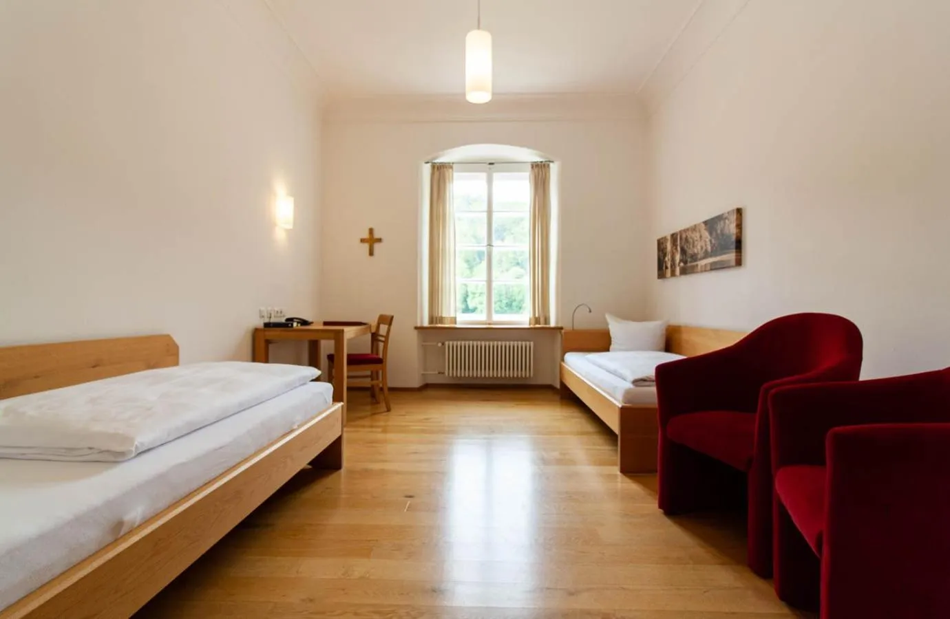 Photo of the whole room, Bed in Gästehaus St. Georg - Weltenburger Klosterbetriebe GmbH