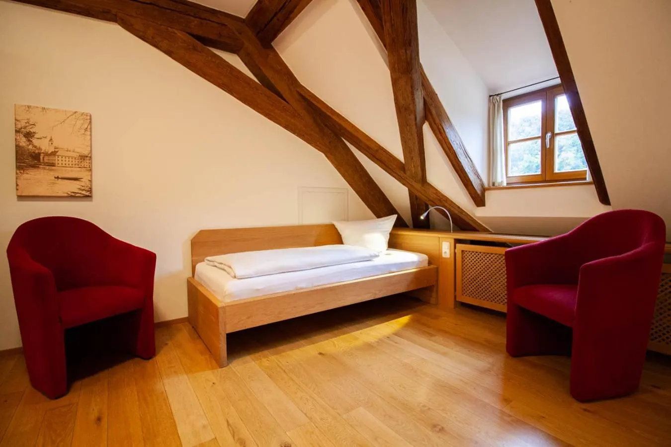Photo of the whole room, Bed in Gästehaus St. Georg - Weltenburger Klosterbetriebe GmbH