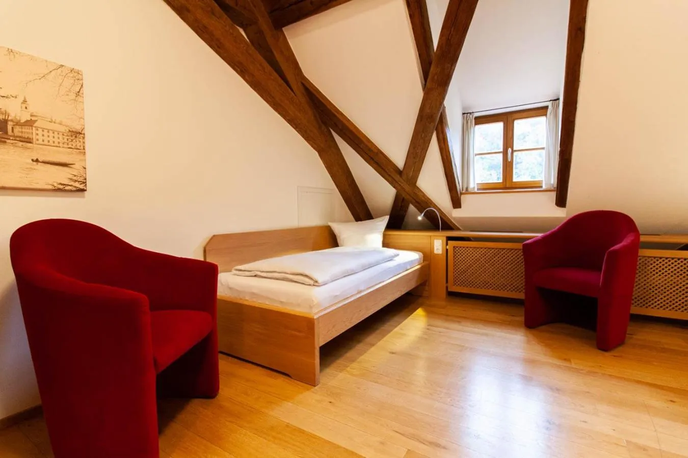 Photo of the whole room, Bed in Gästehaus St. Georg - Weltenburger Klosterbetriebe GmbH
