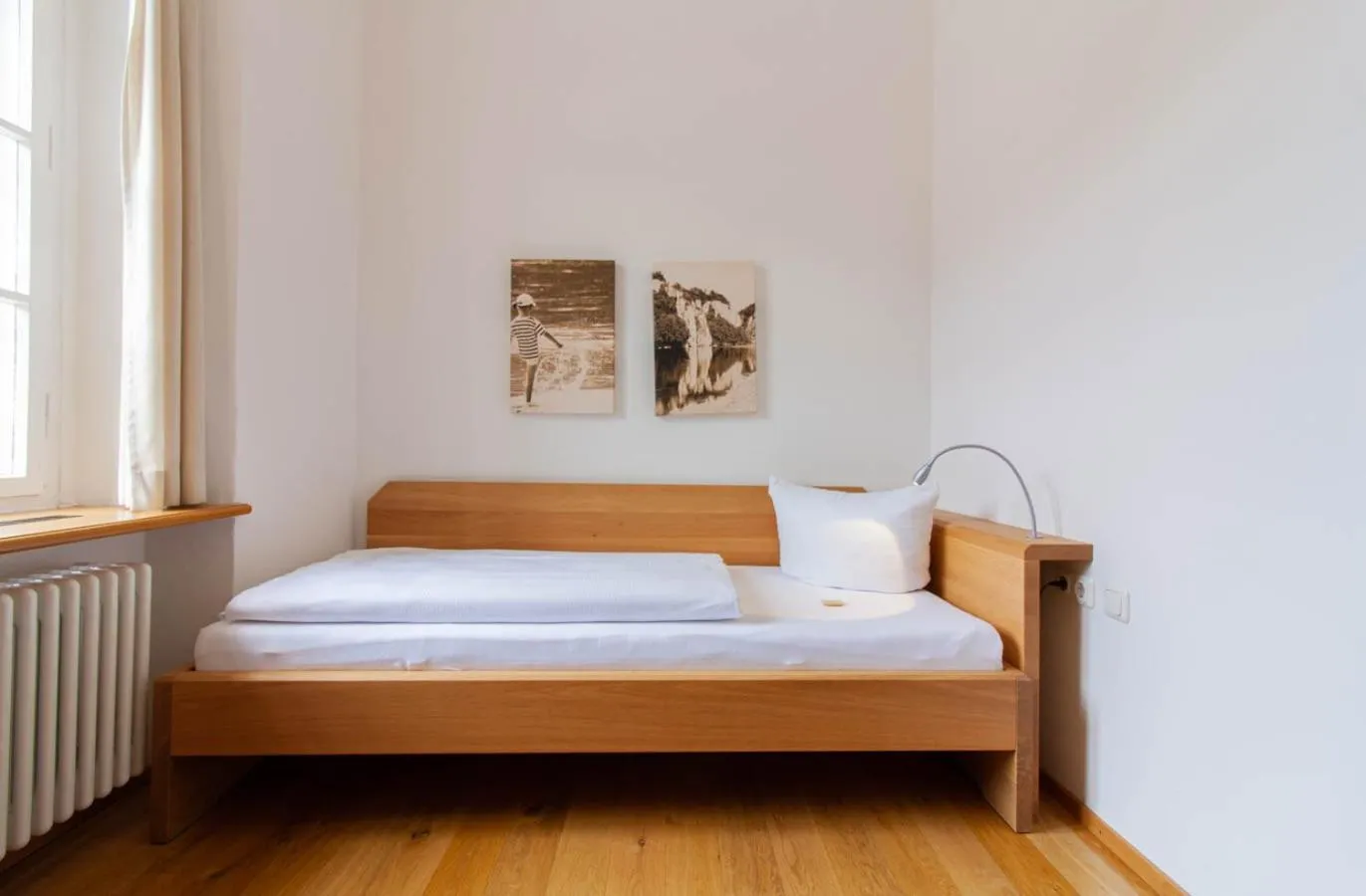 Bed in Gästehaus St. Georg - Weltenburger Klosterbetriebe GmbH