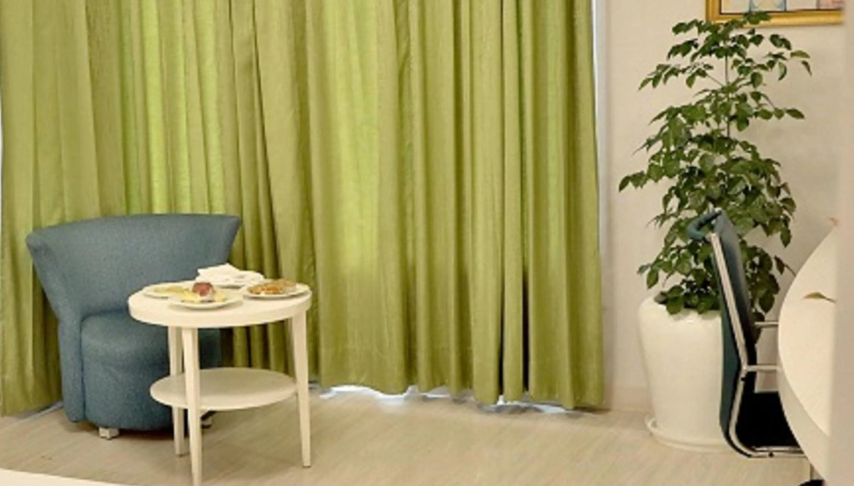 Seating area in Sarovar Portico Naraina, Hotel