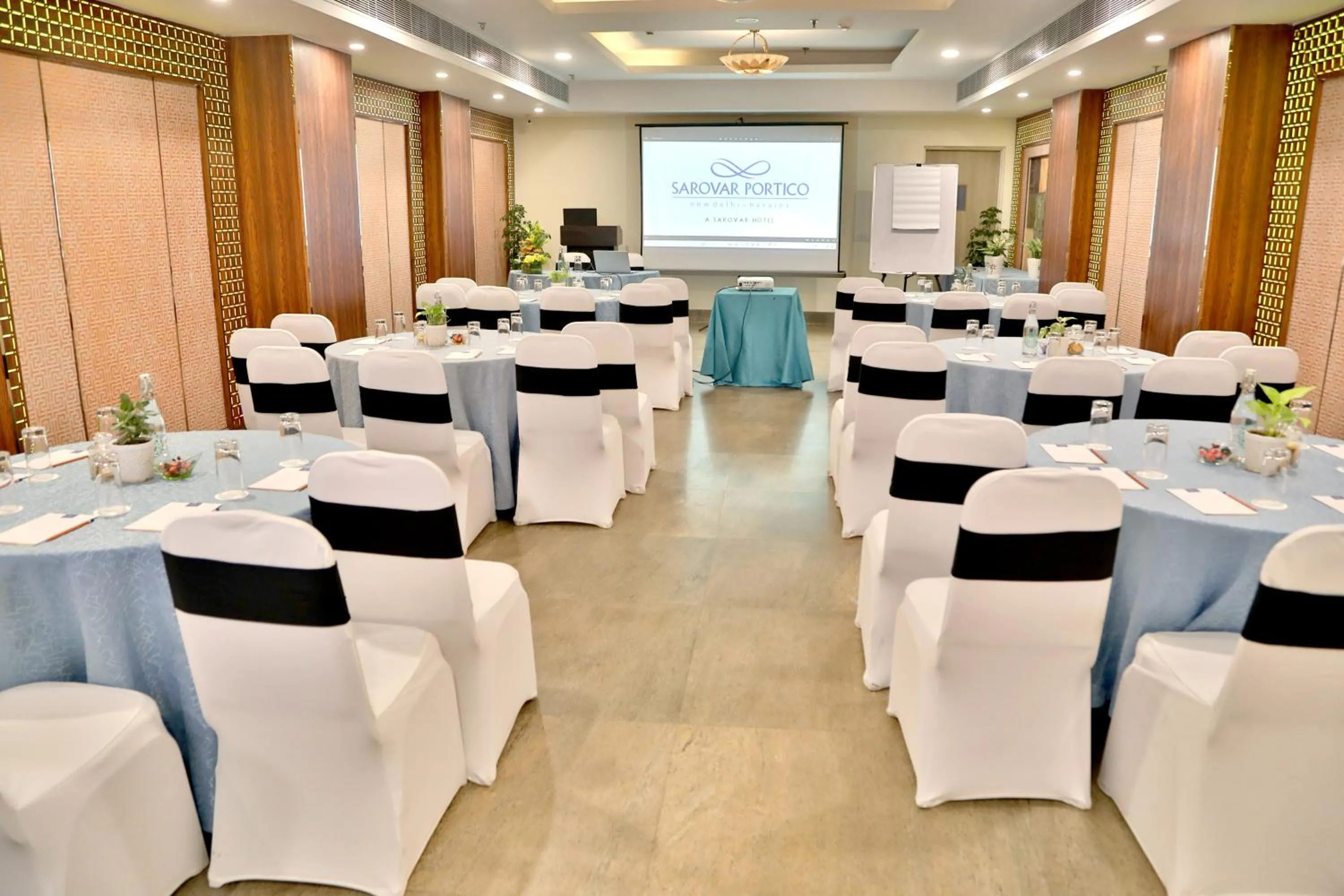 Meeting/conference room in Sarovar Portico Naraina, Hotel
