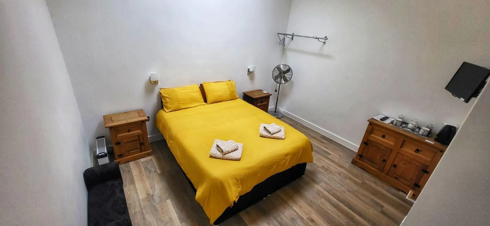 Bedroom, Bed in Deepcut Lodge Bed & Breakfast Self Service