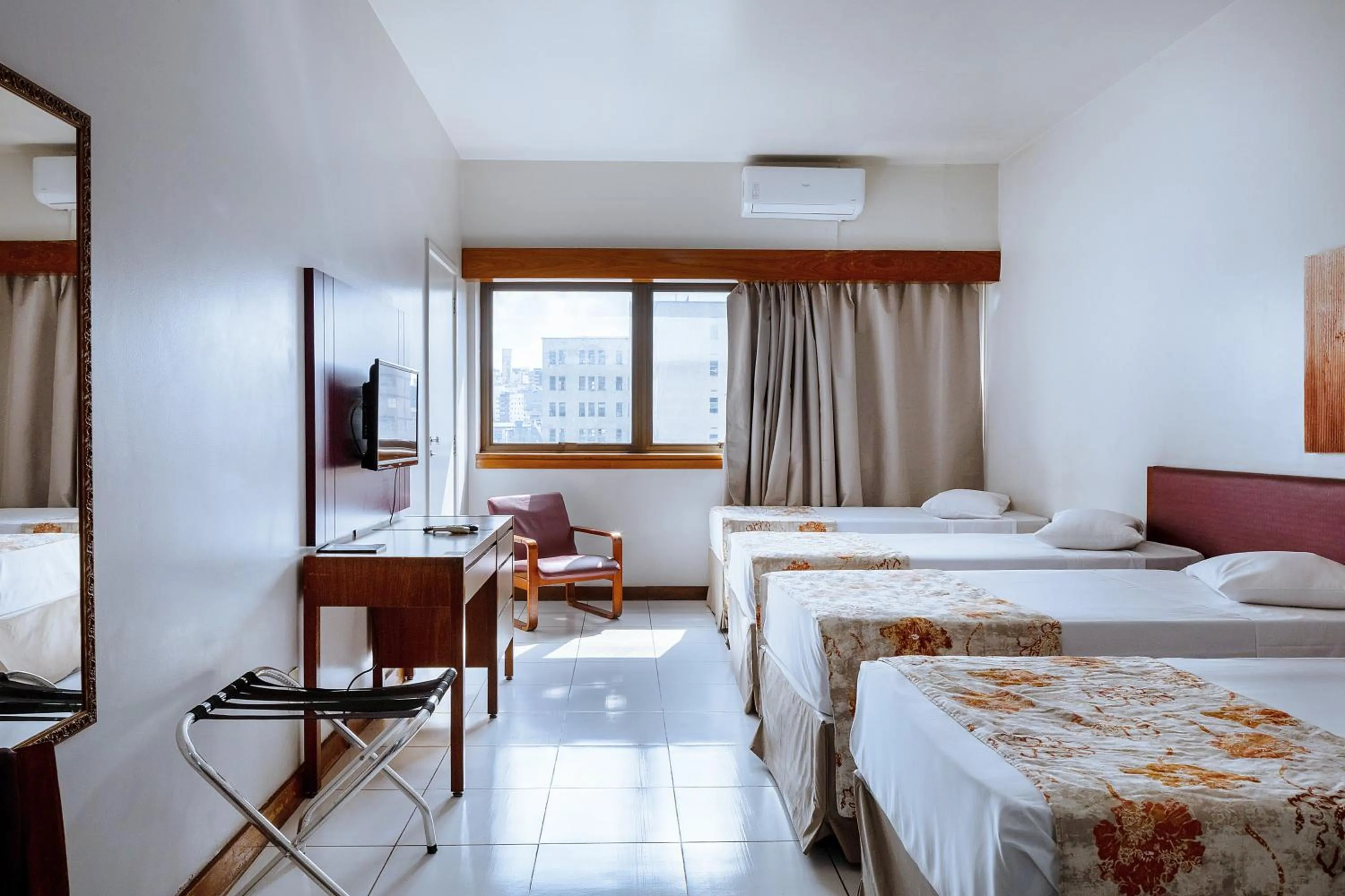 View (from property/room), Bed in Hotel Nacional Inn Belo Horizonte