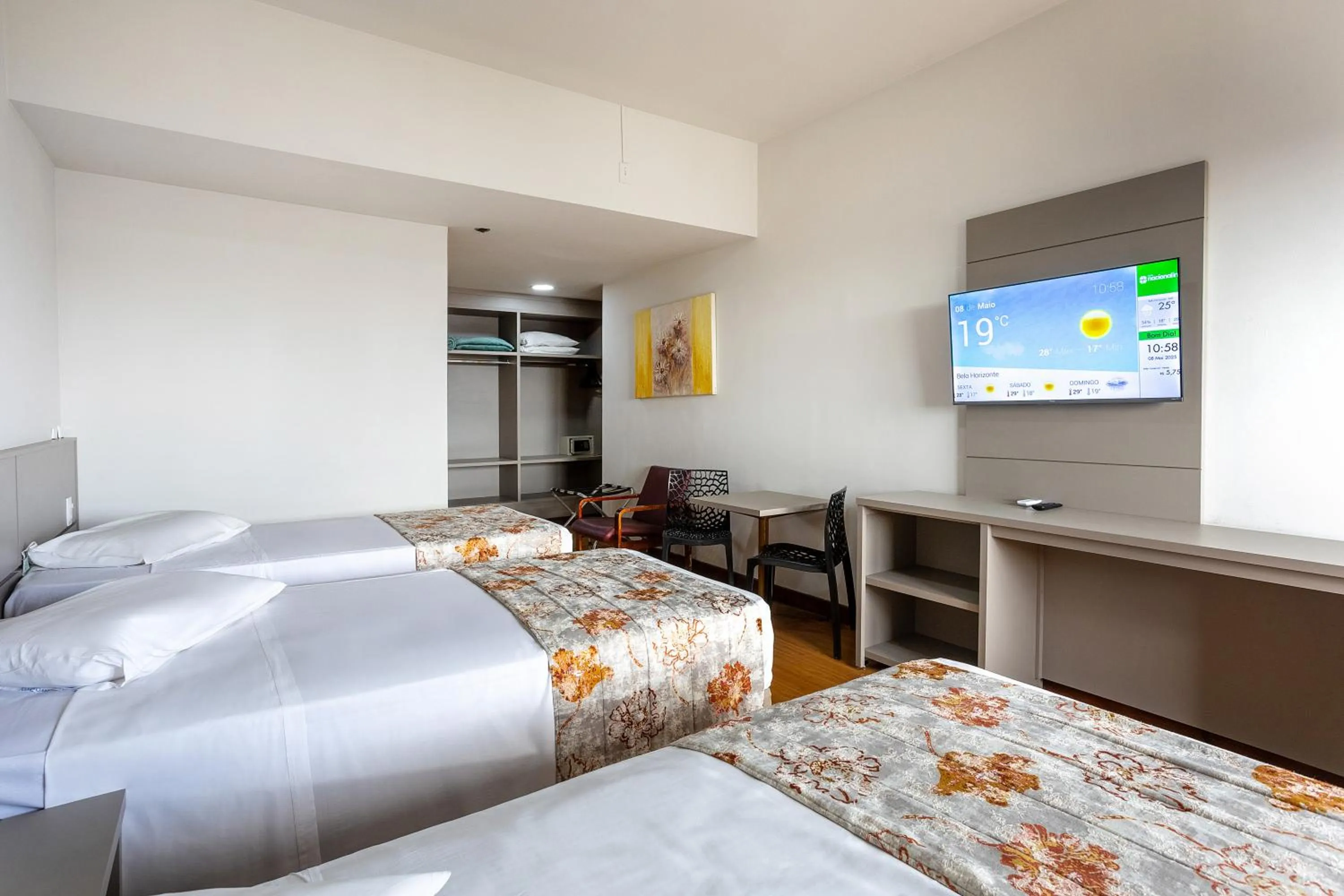 Photo of the whole room, Bed in Hotel Nacional Inn Belo Horizonte