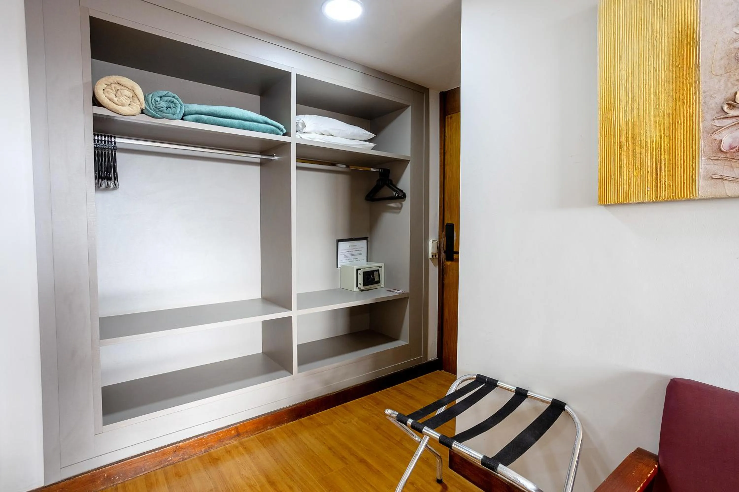 furniture, Bed in Hotel Nacional Inn Belo Horizonte