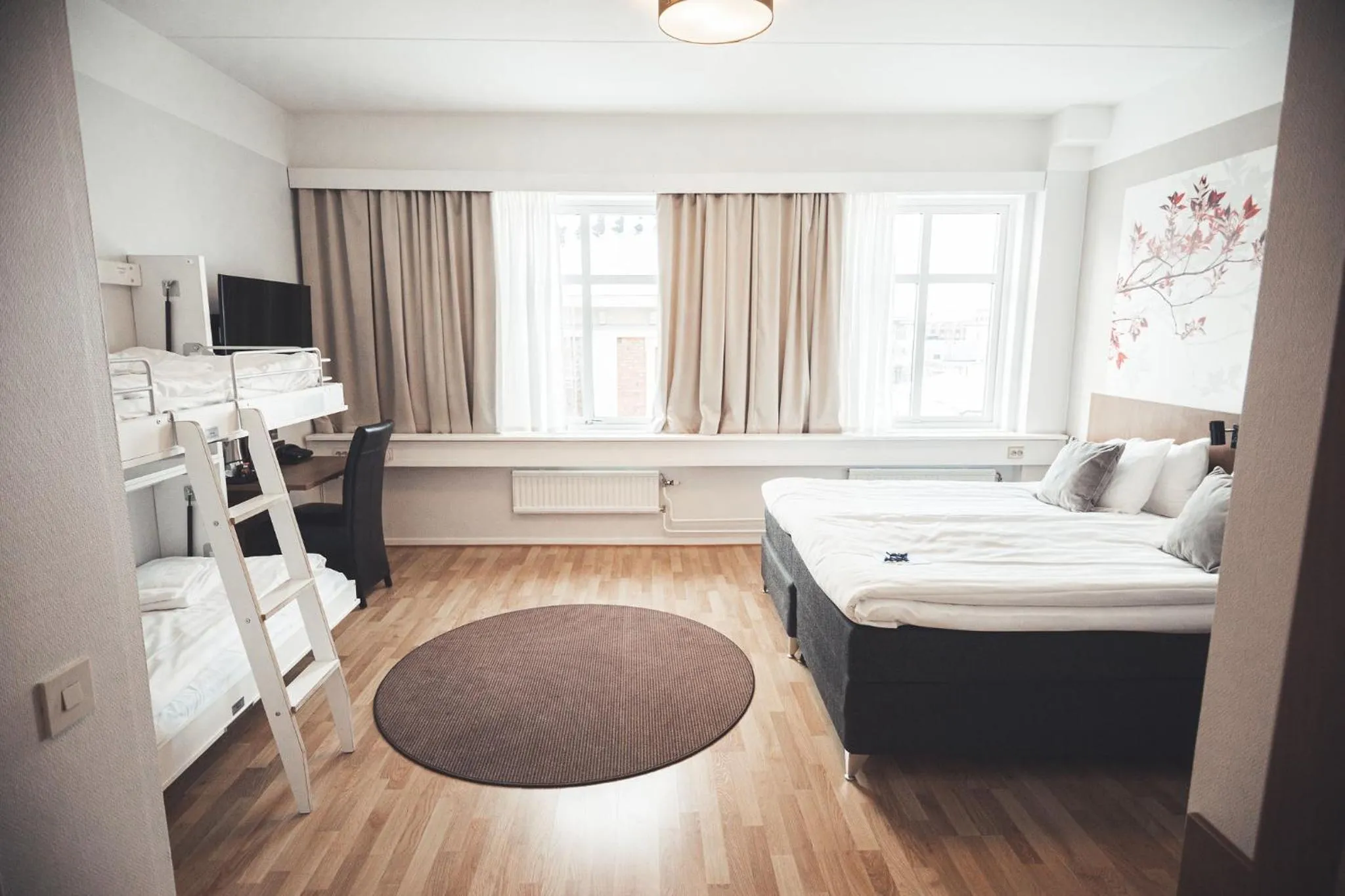 Photo of the whole room, Bed in Best Western Hotel Statt Katrineholm