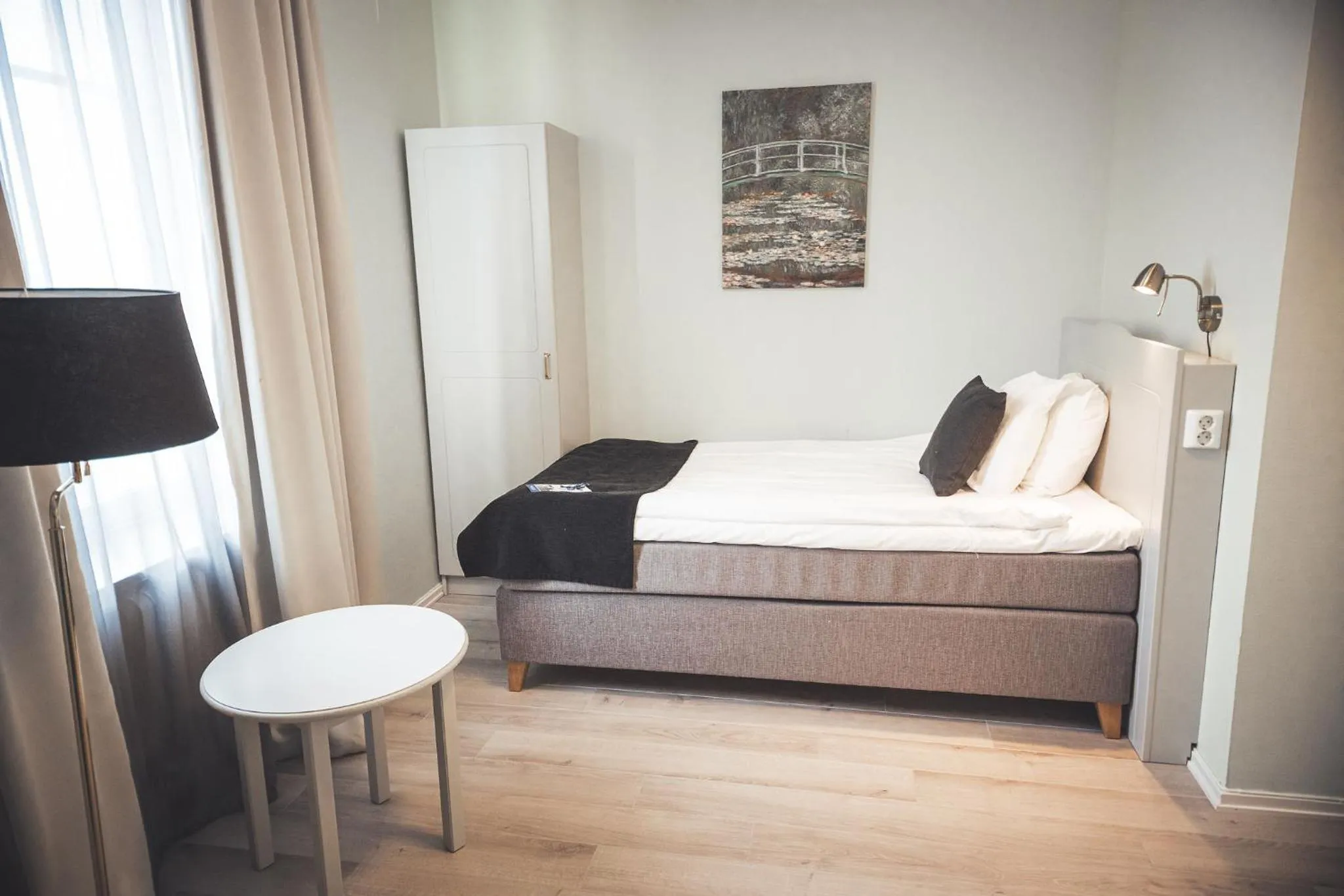 Photo of the whole room, Bed in Best Western Hotel Statt Katrineholm