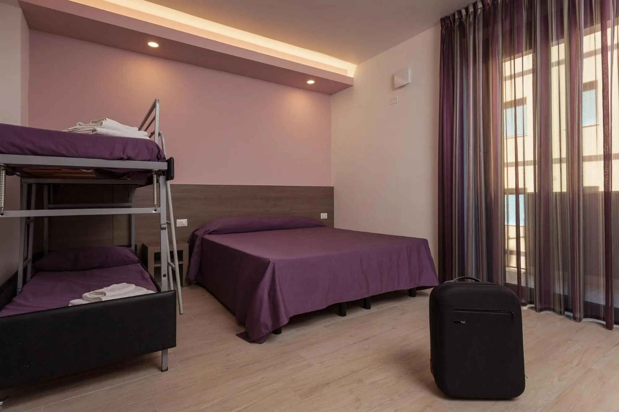 Day, Bed in Hotel Gioia