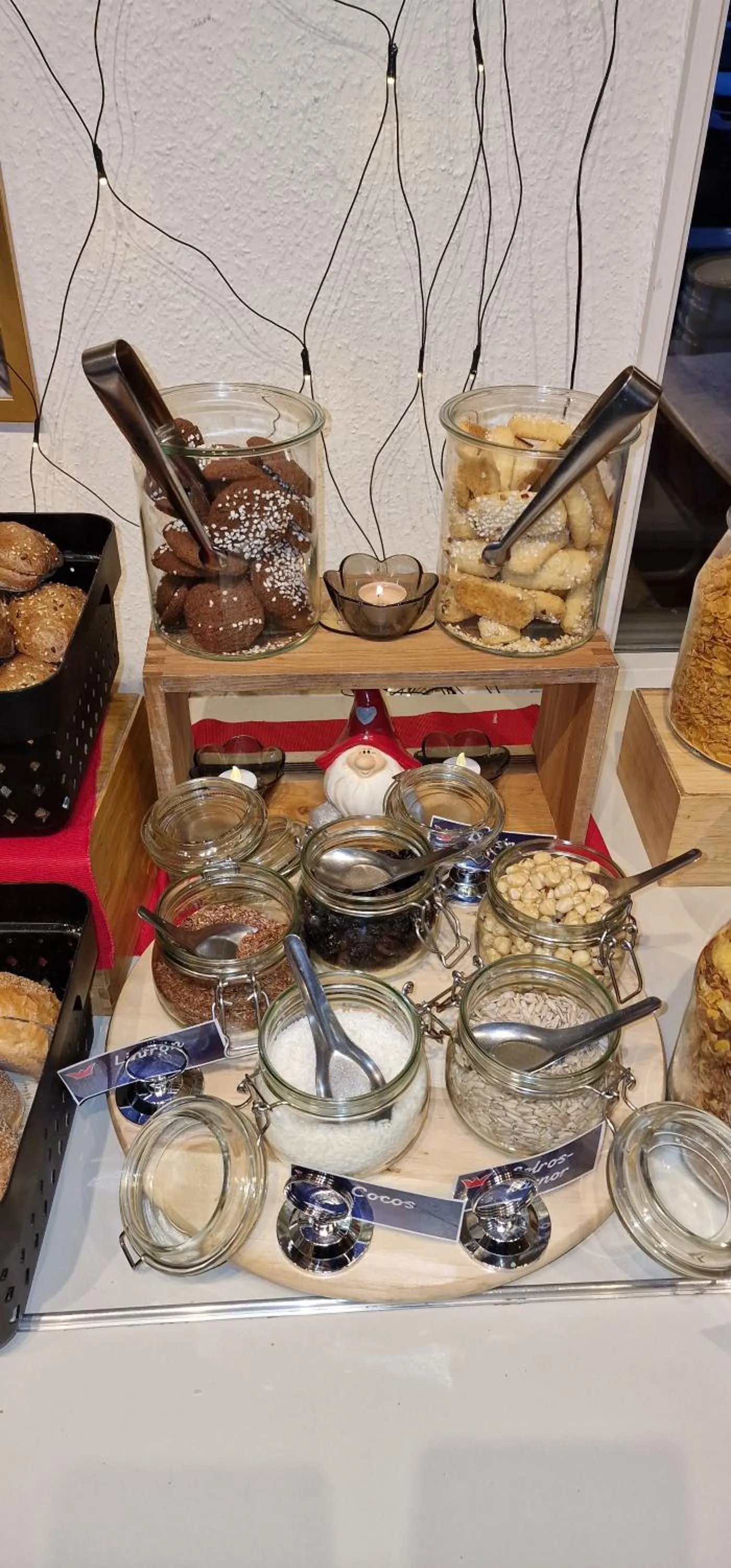 Restaurant/places to eat in Rasta Grums