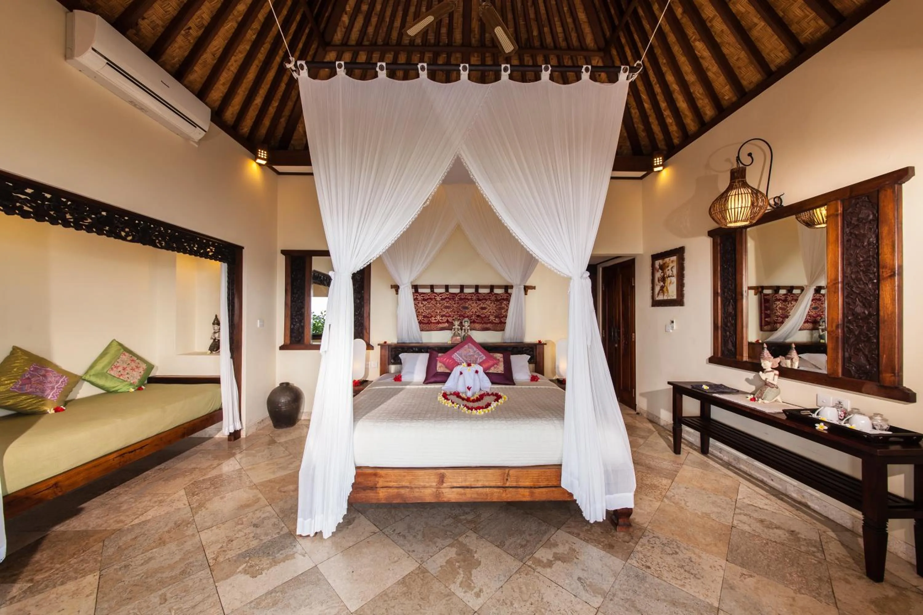 Bedroom, Bed in Blue Moon Villas Resort