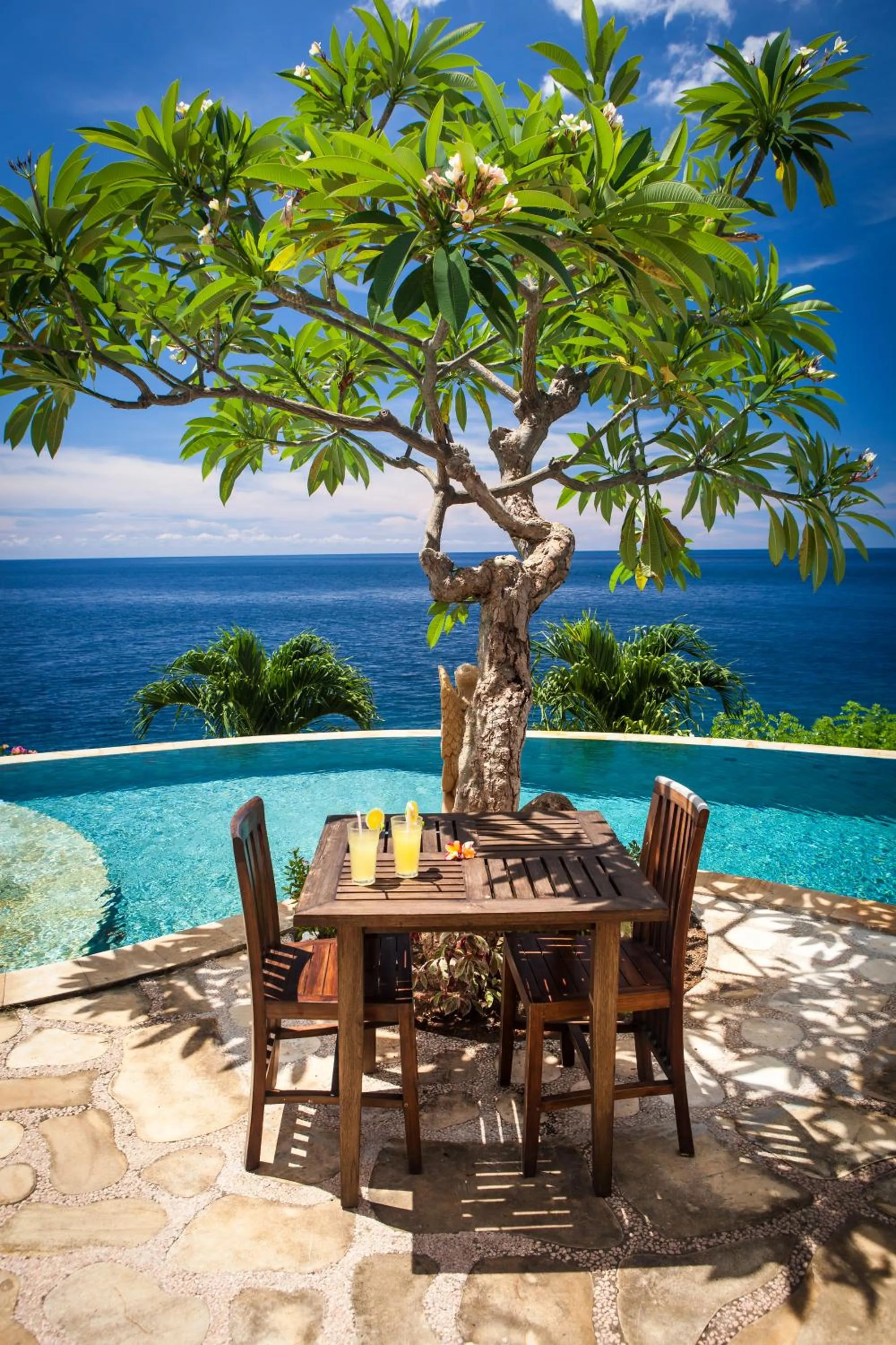 Restaurant/places to eat in Blue Moon Villas Resort