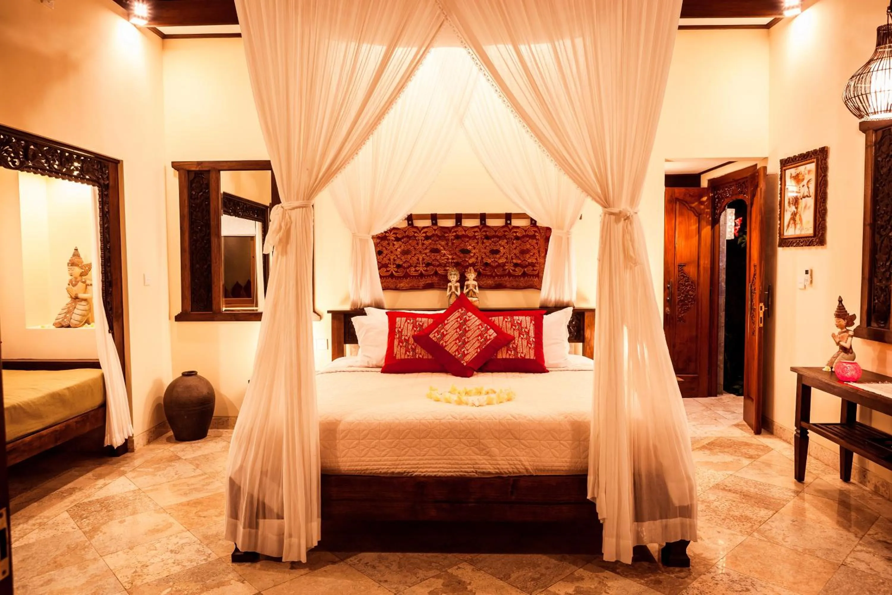 Photo of the whole room, Bed in Blue Moon Villas Resort