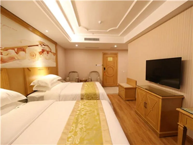 TV/Entertainment Center in Vienna Hotel Guangzhou Panyu Shiqiao Center Branch