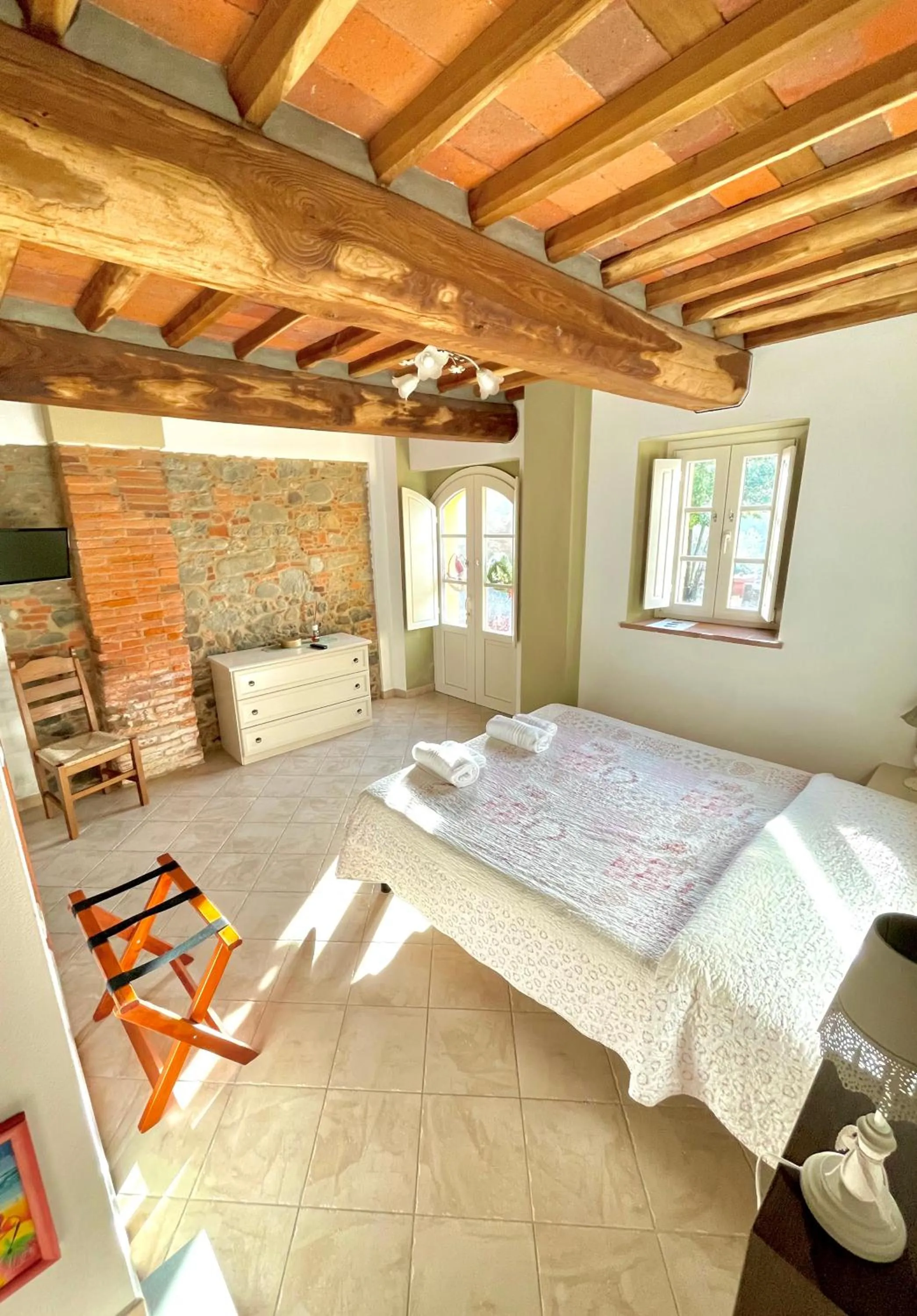 Photo of the whole room, Bed in B&B Alloro