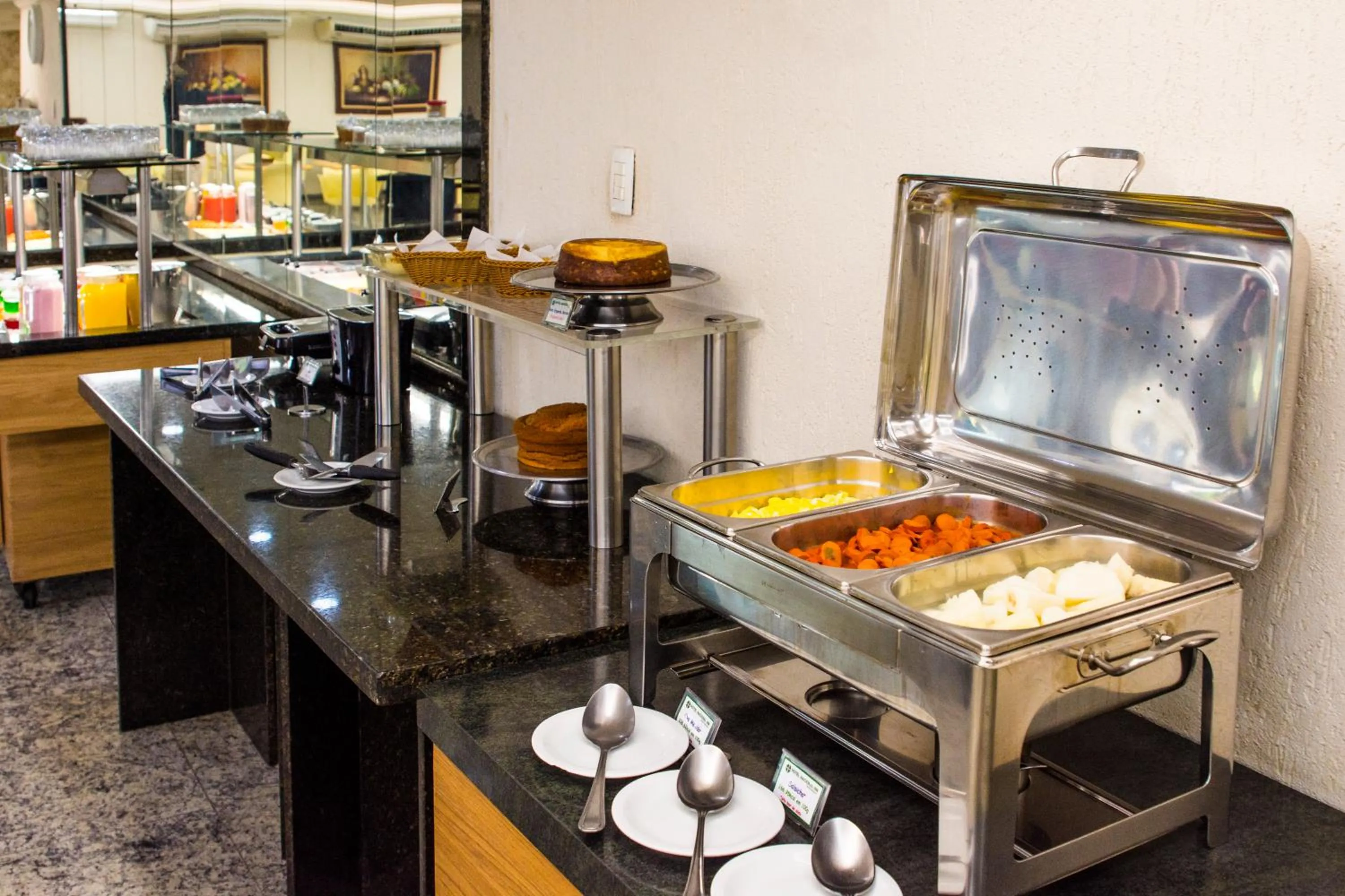 Buffet breakfast in Hotel Nacional Inn Recife Aeroporto