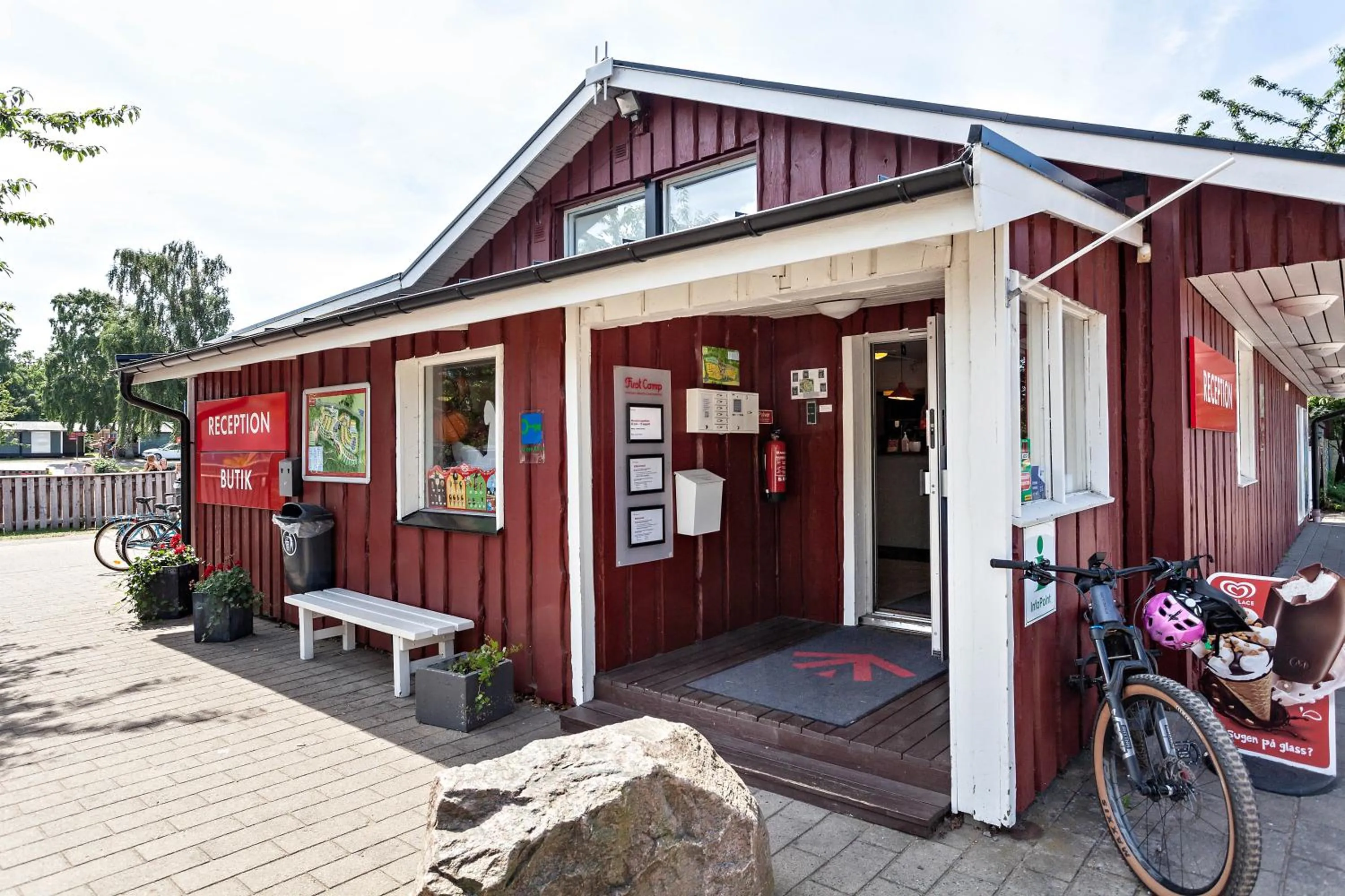 Facade/entrance in First Camp Mölle-Höganäs