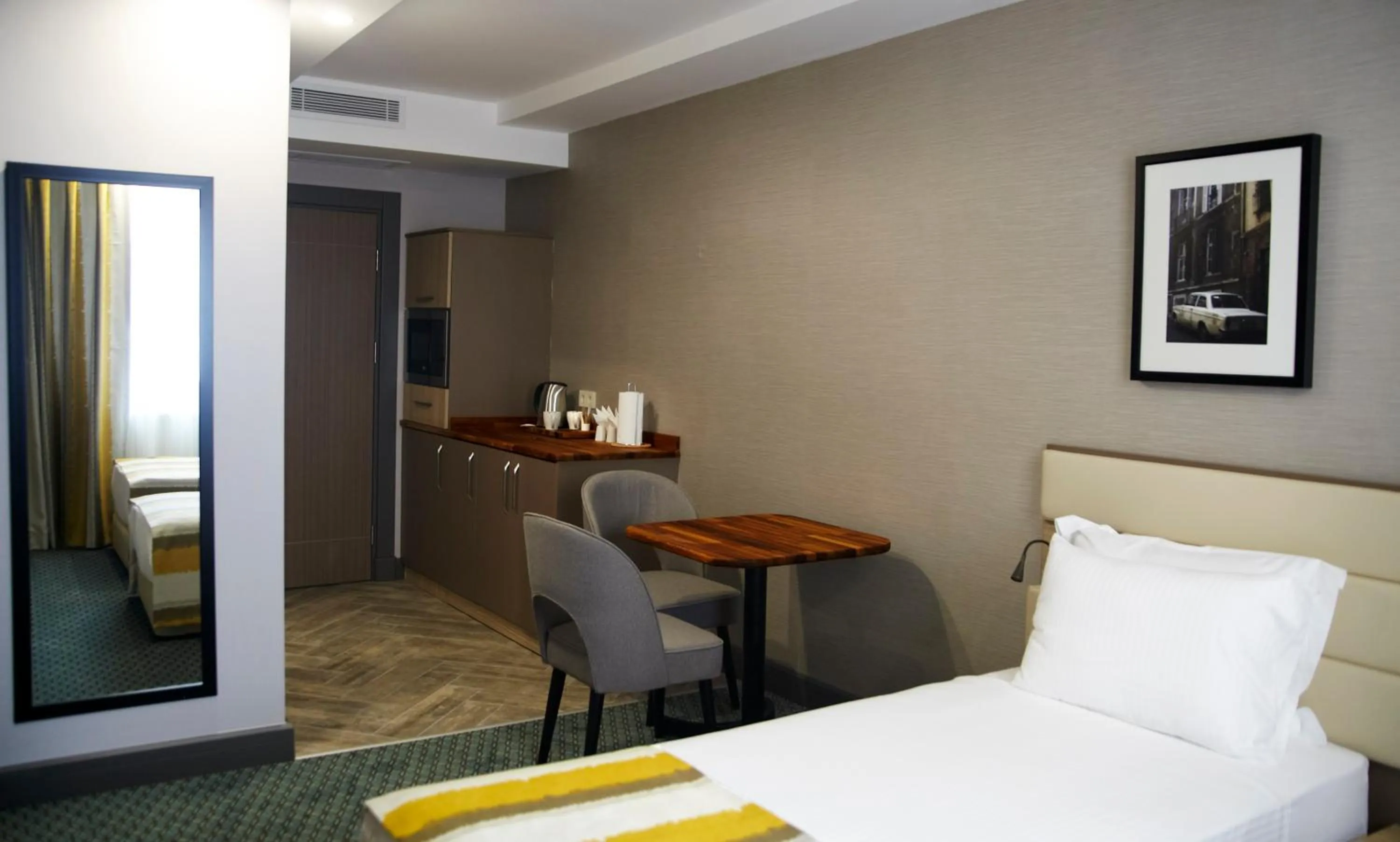 Coffee/tea facilities, Bed in Tophane Suites